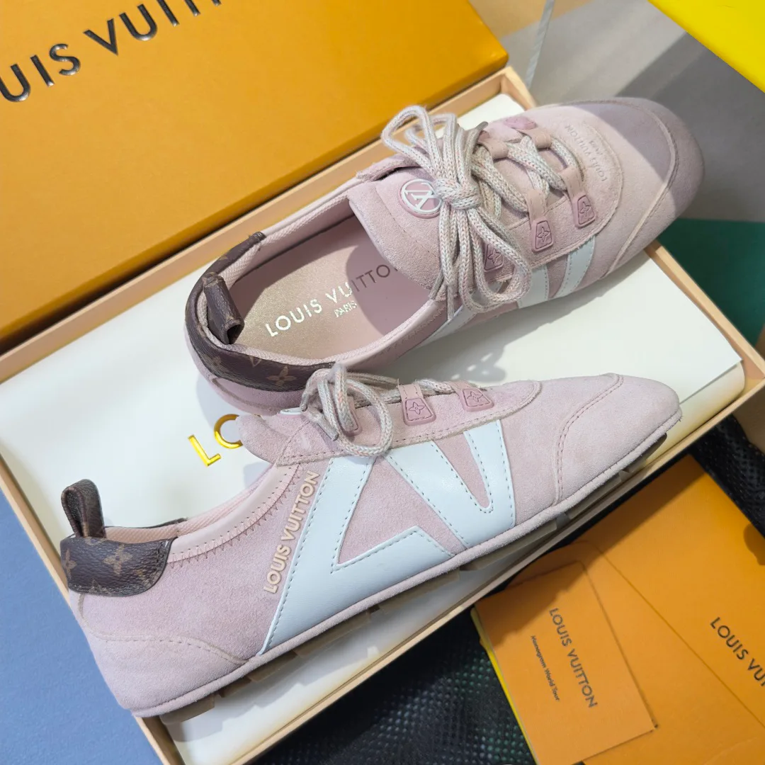 Women's Sneakers LOUIS VUITTON 17780687