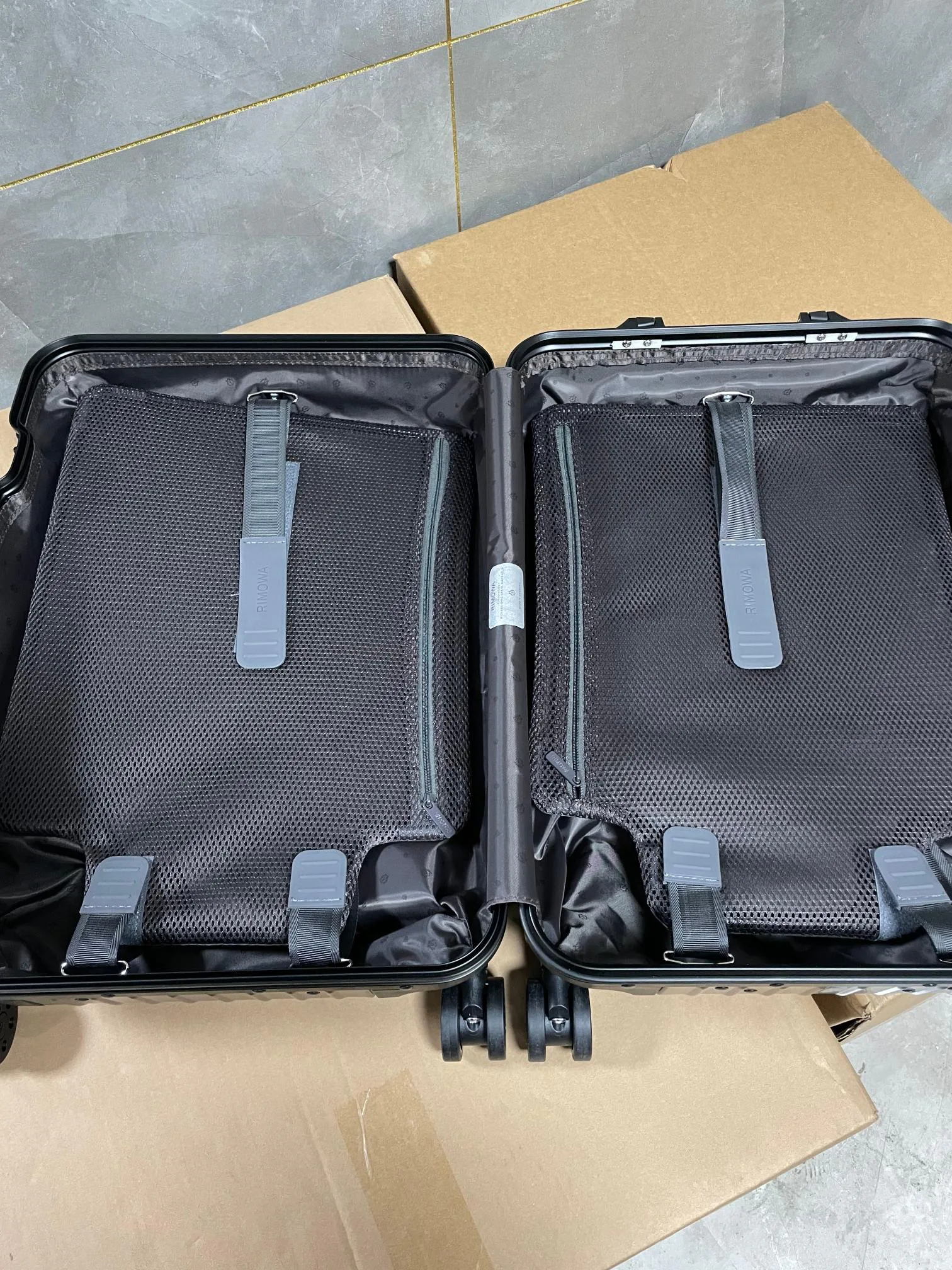 Suitcases RIMOWA 17365972