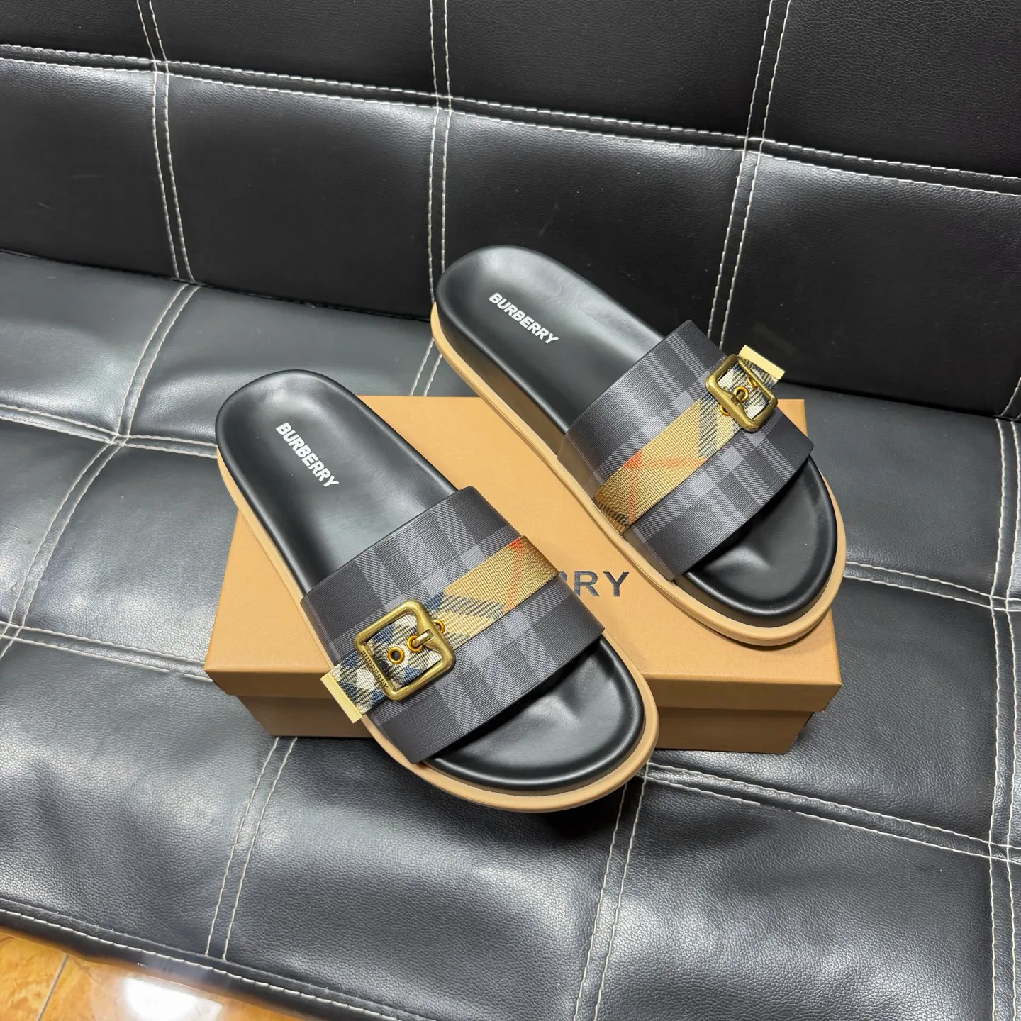 Men's Flip-Flops BURBERRY 17954963