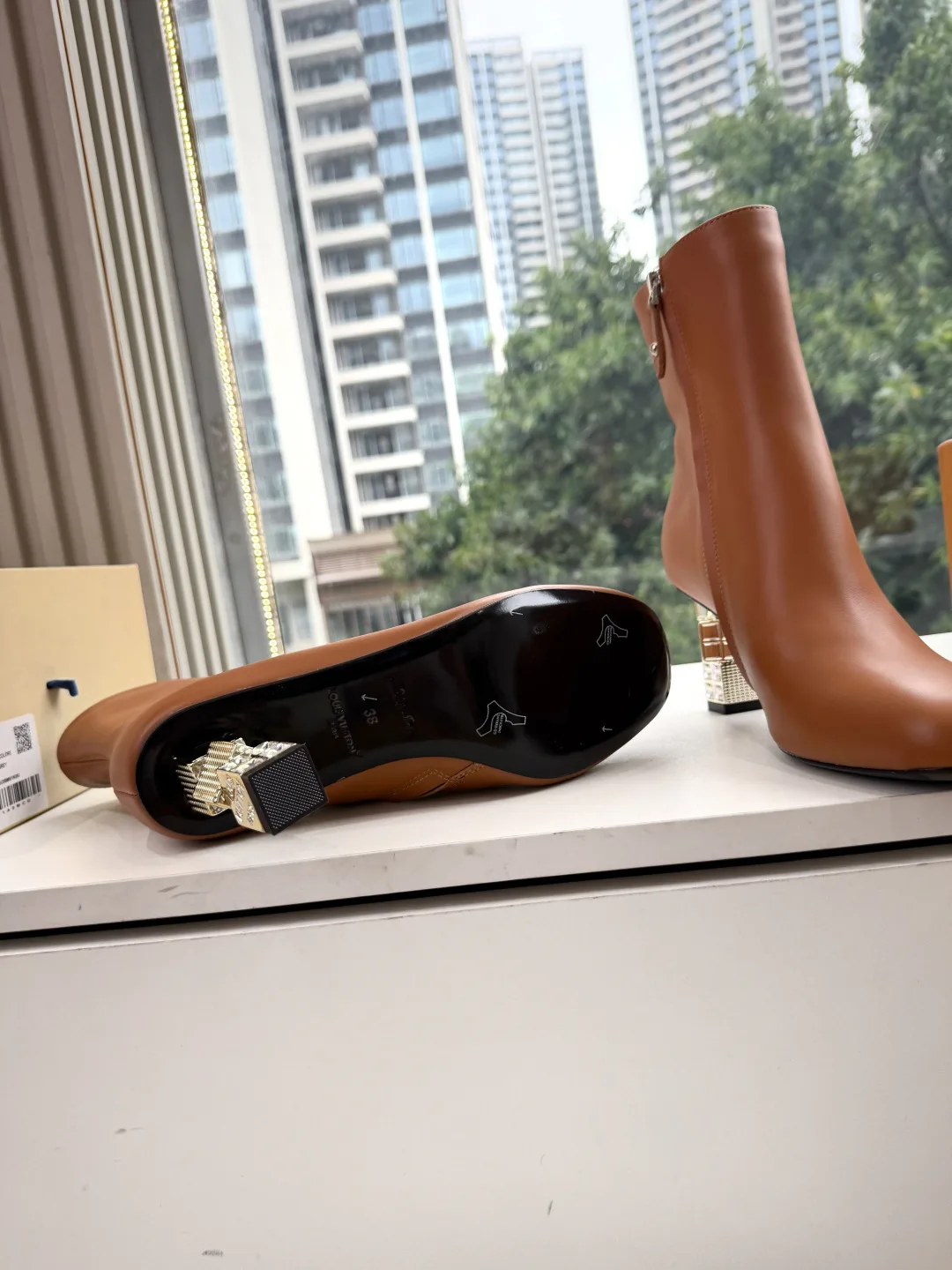 Women's Booties LOUIS VUITTON 17940266