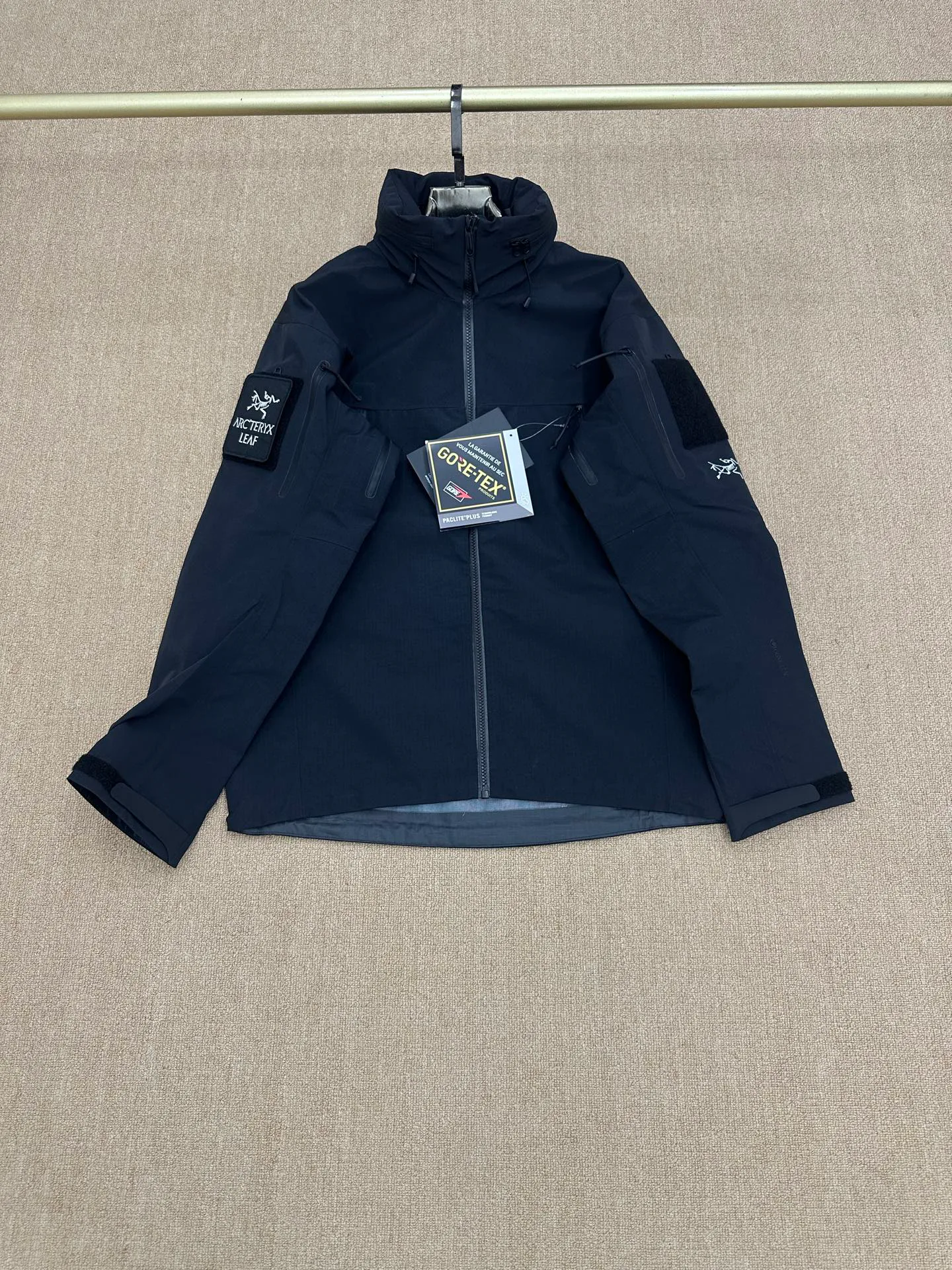 Men's Jackets And Down Jackets ARCTERYX 19562180