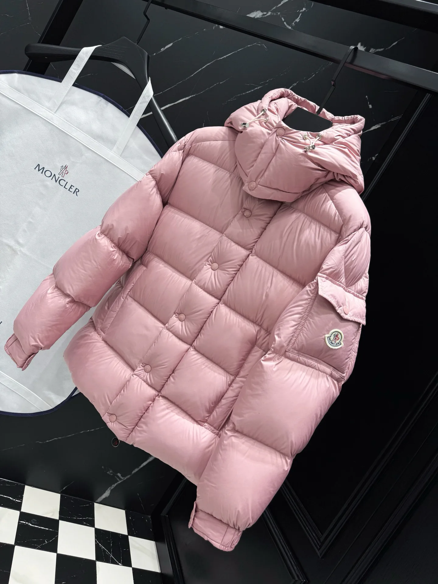 Women's Jackets And Down Jackets MONCLER 18035671
