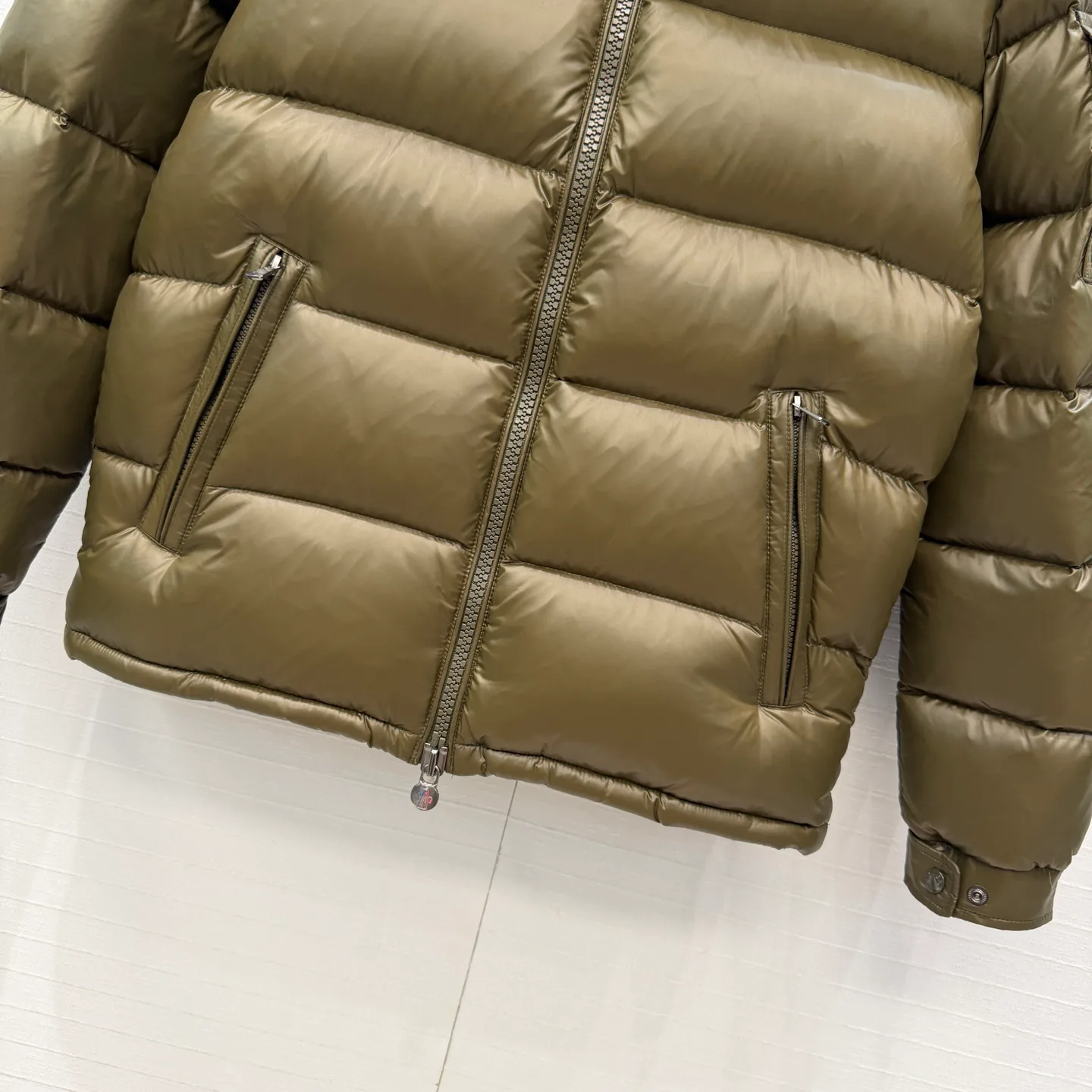 Women's Jackets And Down Jackets MONCLER 18184282