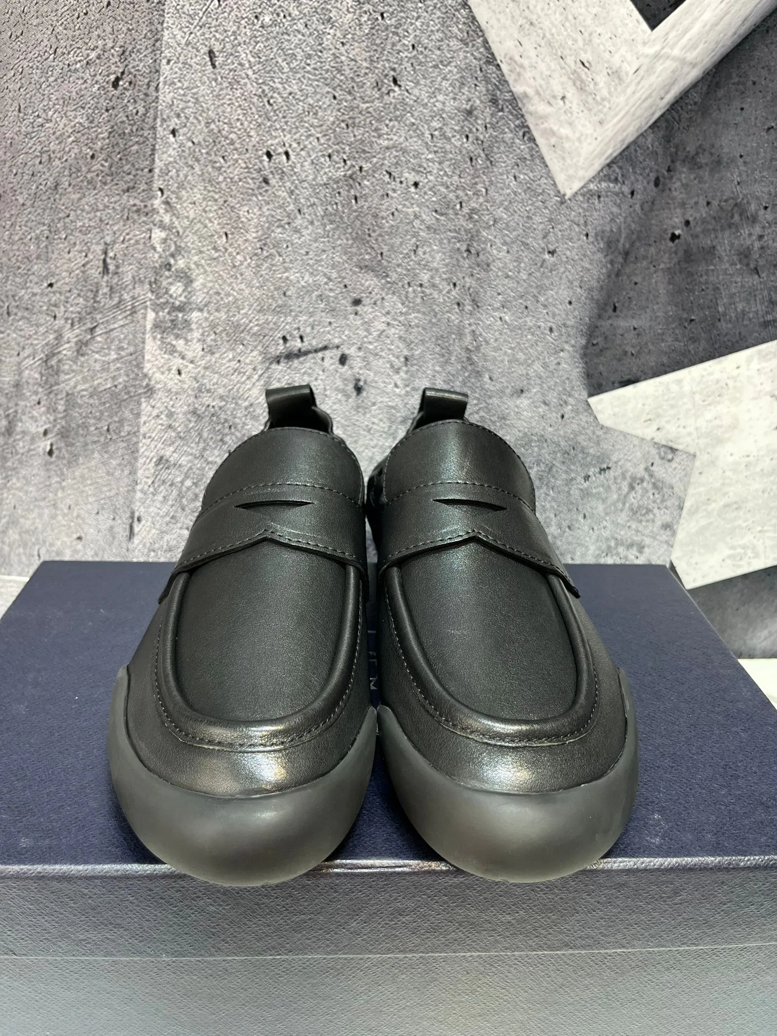 Men's Loafers And Dress Shoes PRADA 19570717