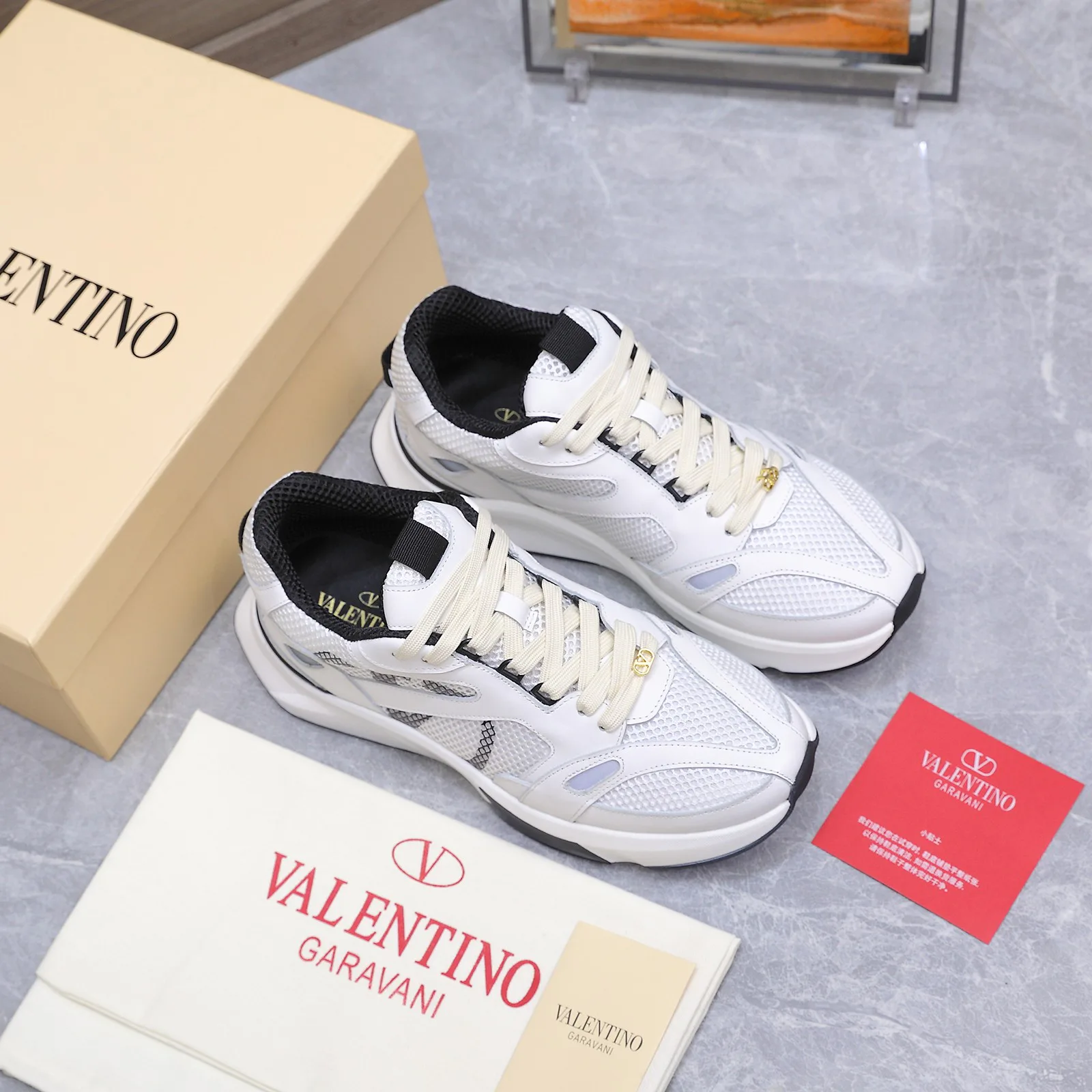 Men's Sneakers VALENTINO 17604595