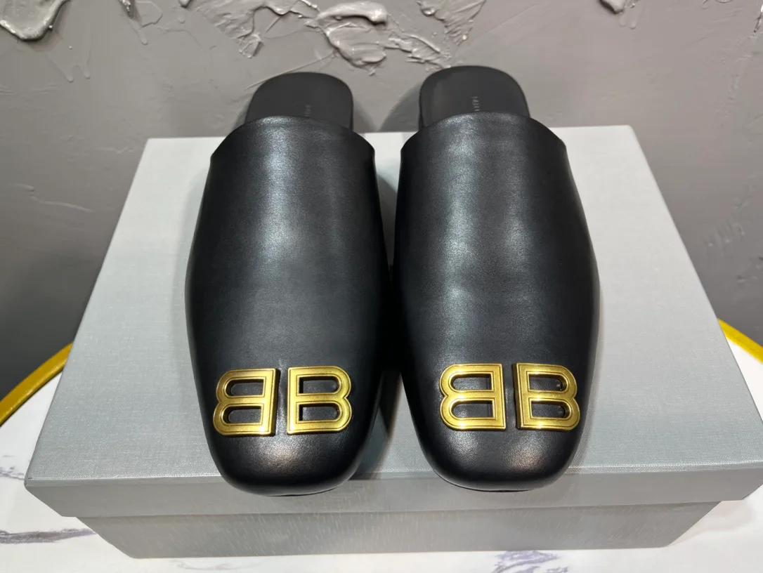 Women's Mules And Clogs BALENCIAGA 17530518