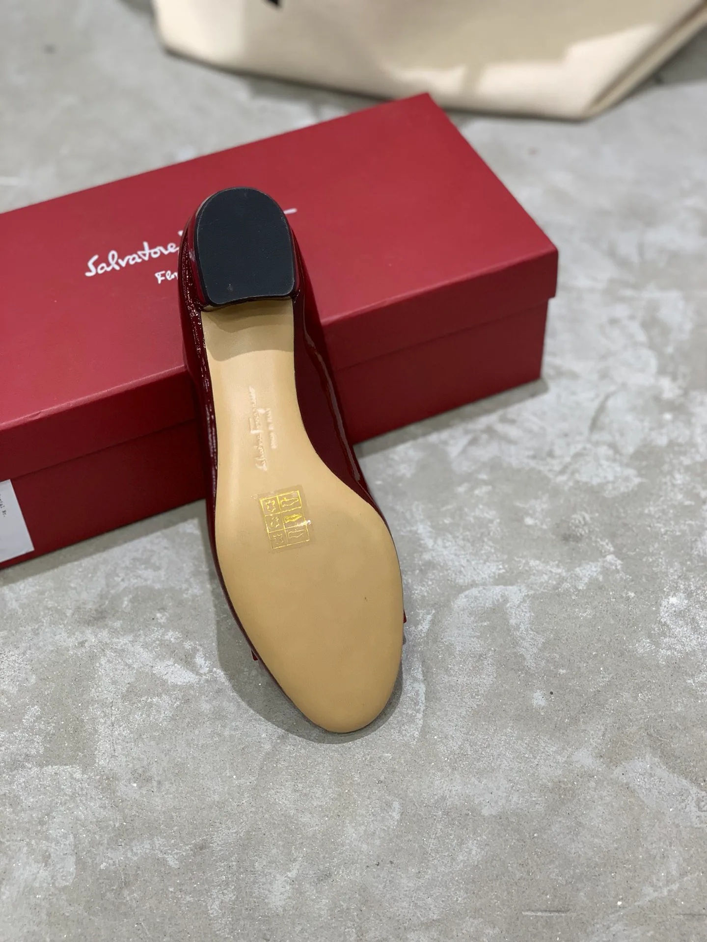 Women's Ballet Flats SALVATORE FERRAGAMO 18340660
