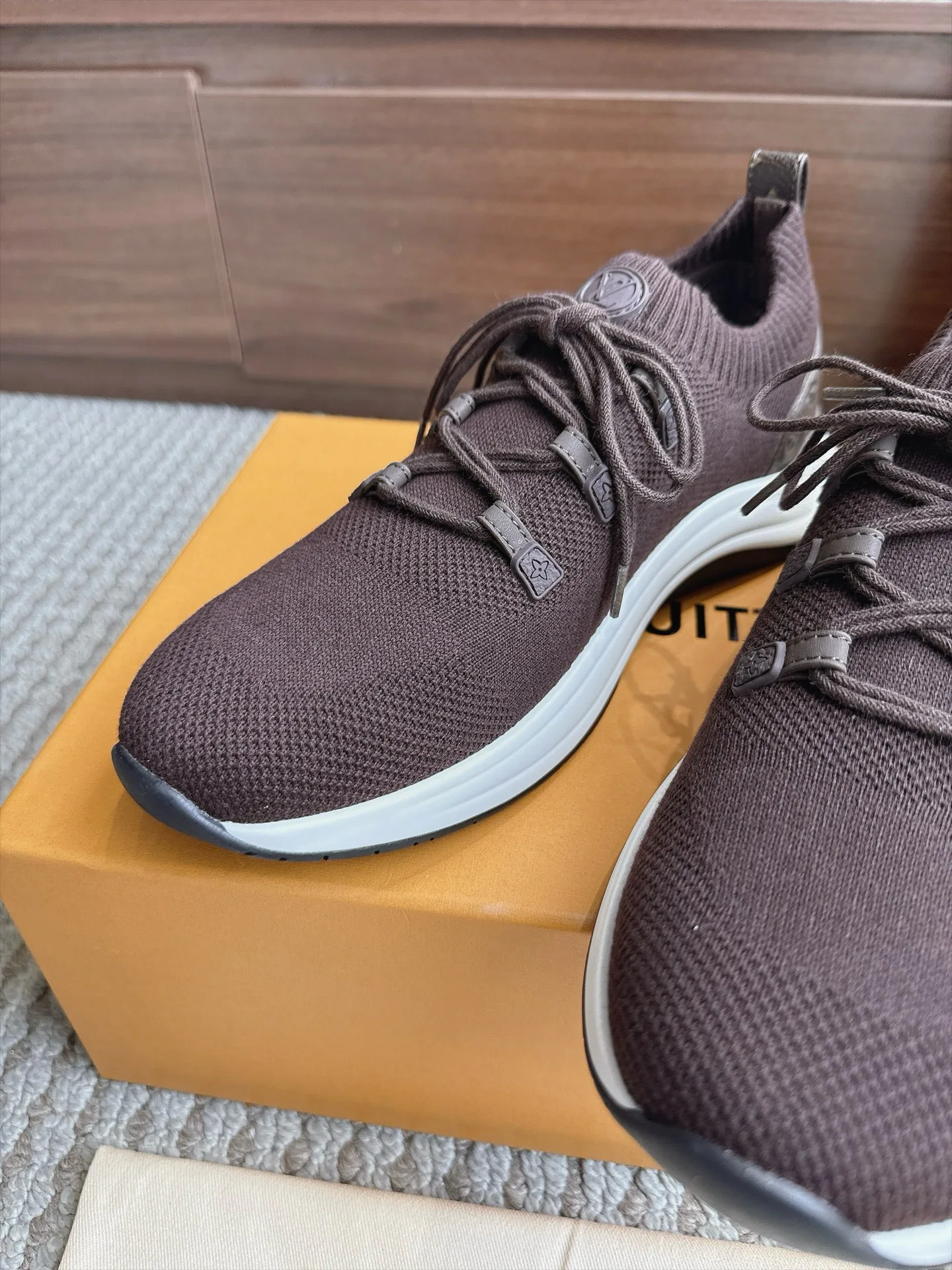 Men's Sneakers LOUIS VUITTON 18333250
