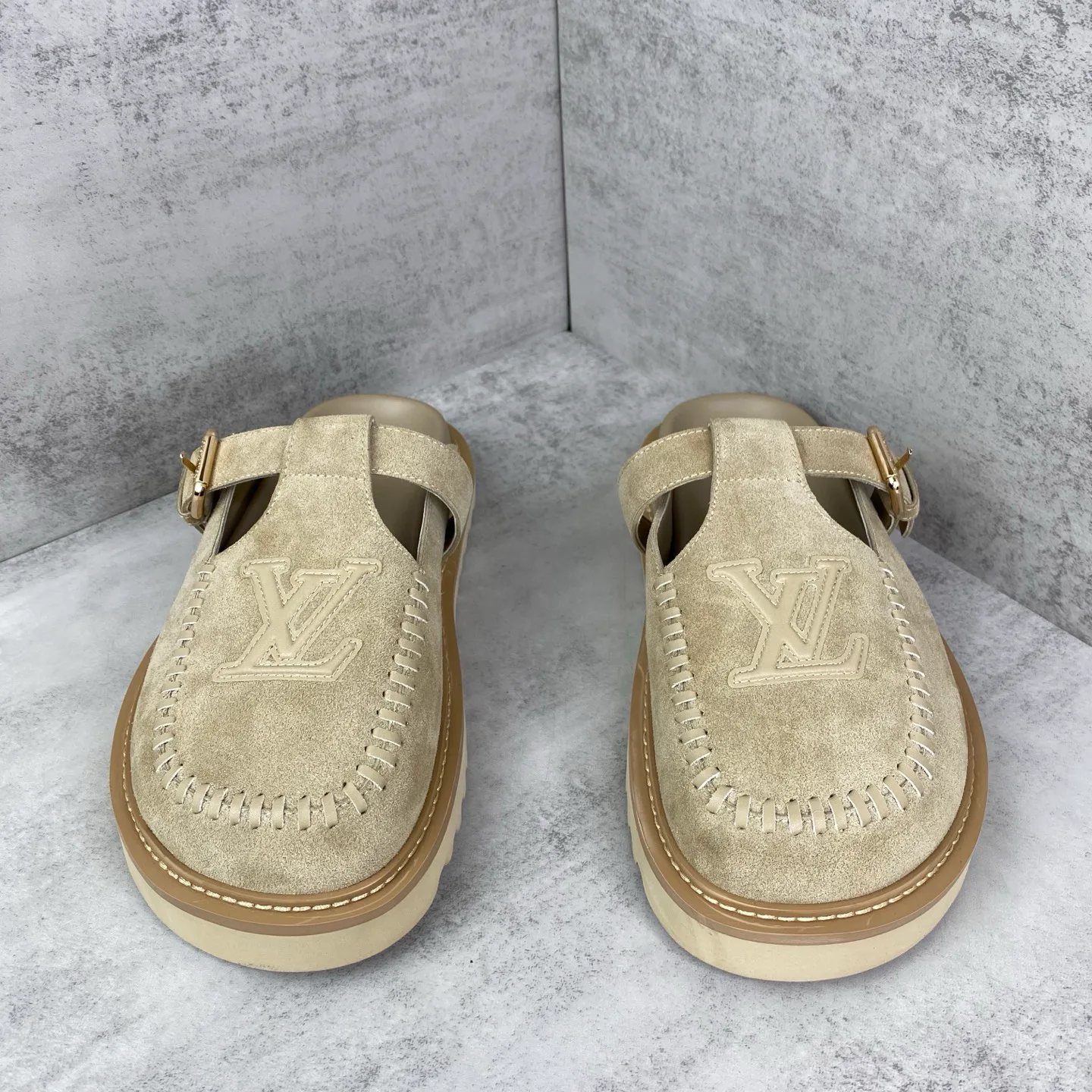 Women's Mules And Clogs LOUIS VUITTON 18464779