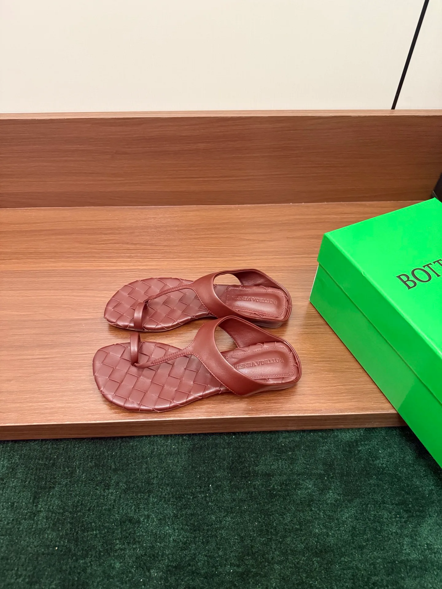 Women's Flip-Flops BOTTEGA VENETA 17816970
