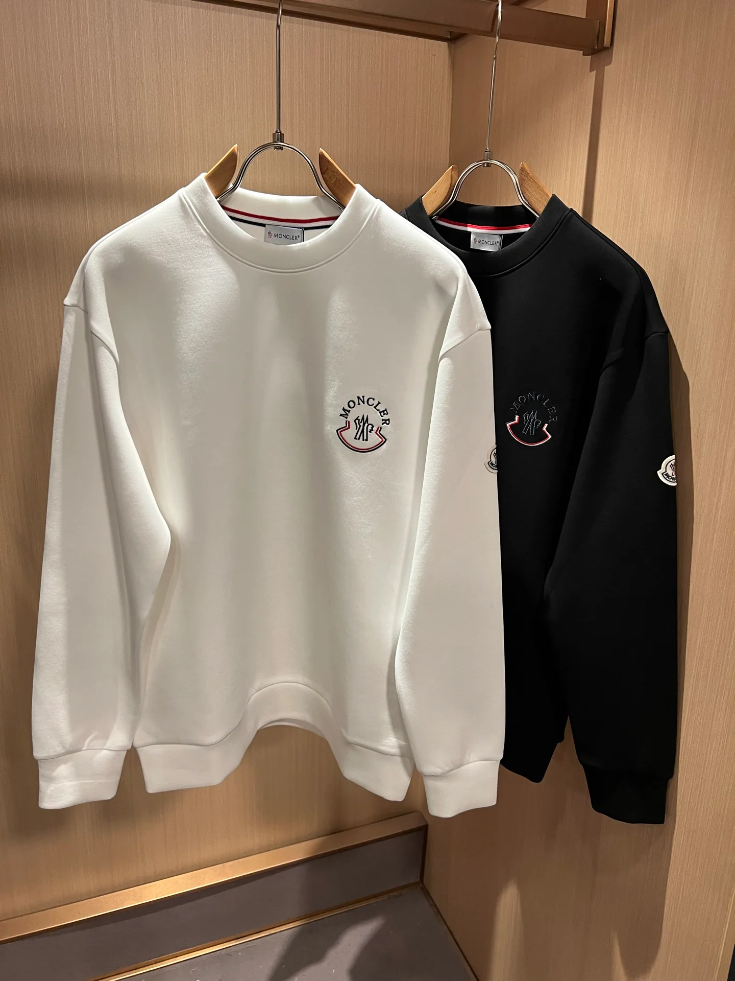 Men's Sweatshirts And Hoodies MONCLER 18519617