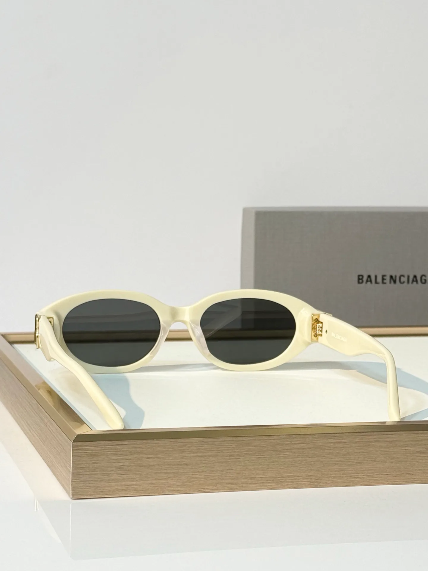 Очки Balenciaga 18602811
