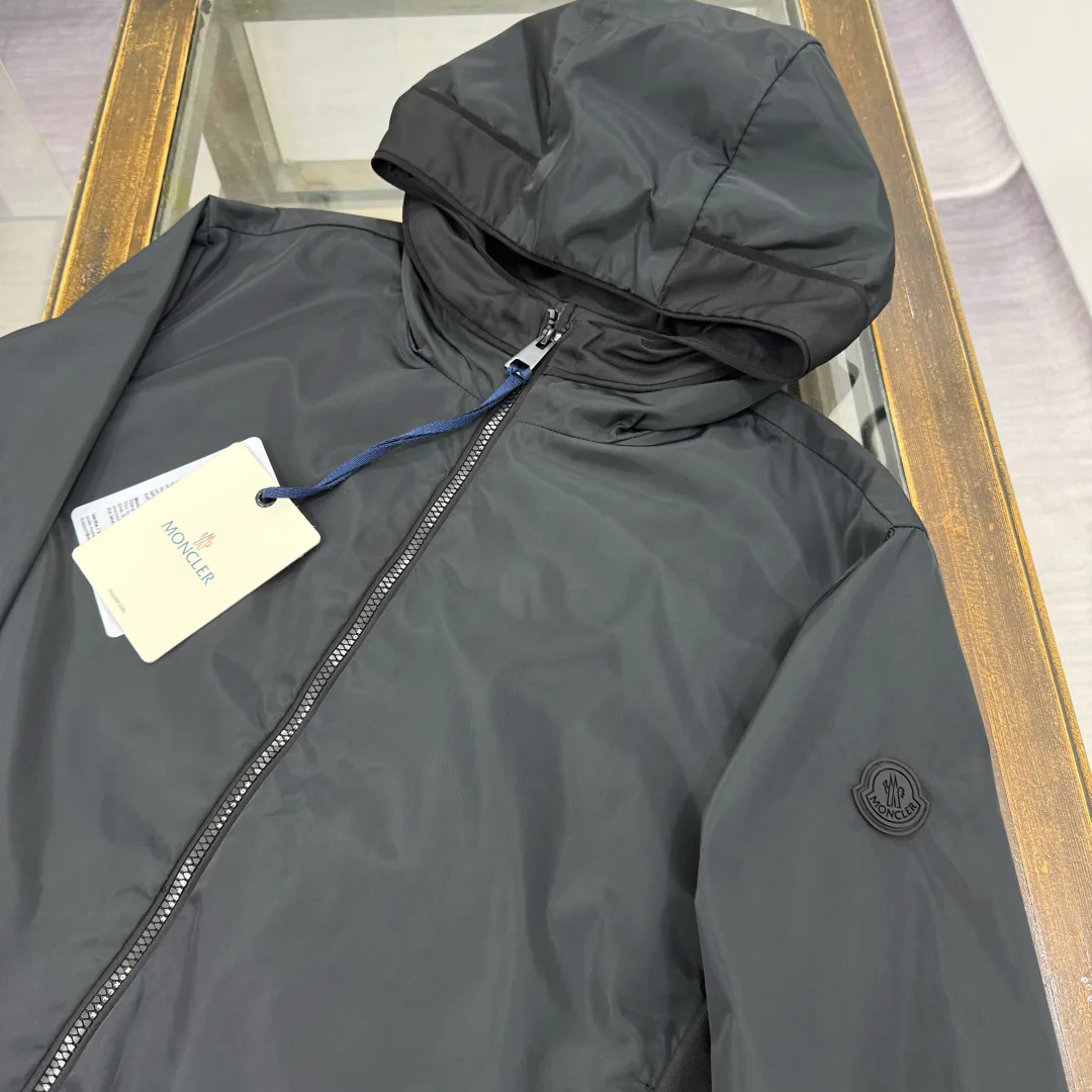 Women's Jackets And Down Jackets MONCLER 18002120