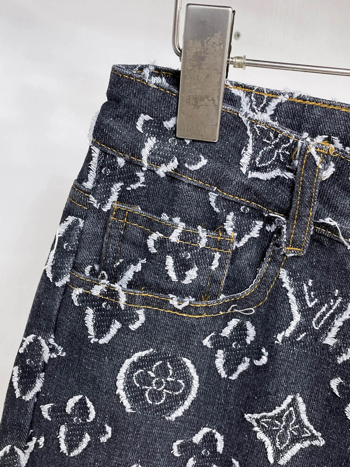 Men's Jeans LOUIS VUITTON 18345648