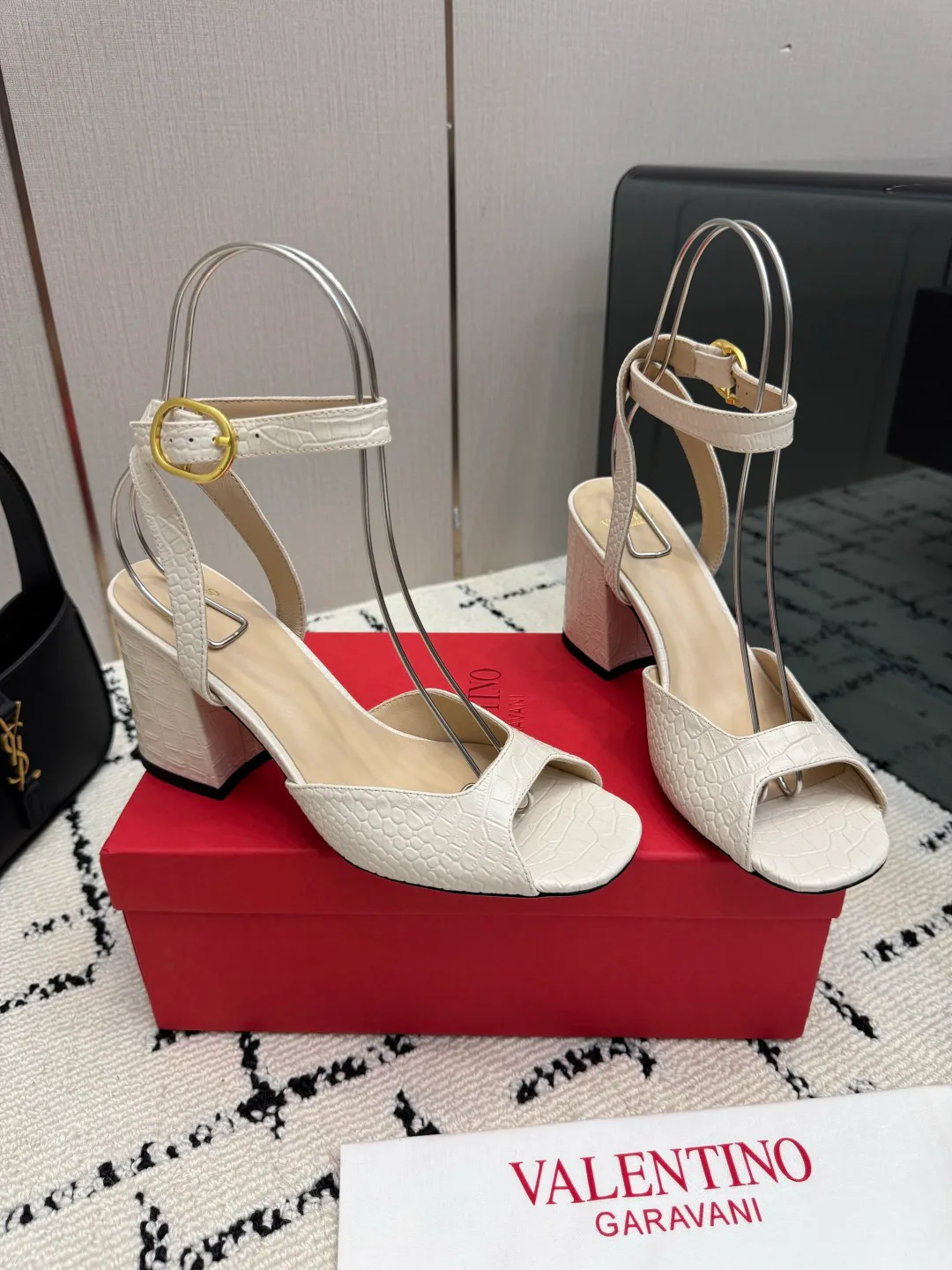 Women's Open-Toe Sandals VALENTINO 18048994