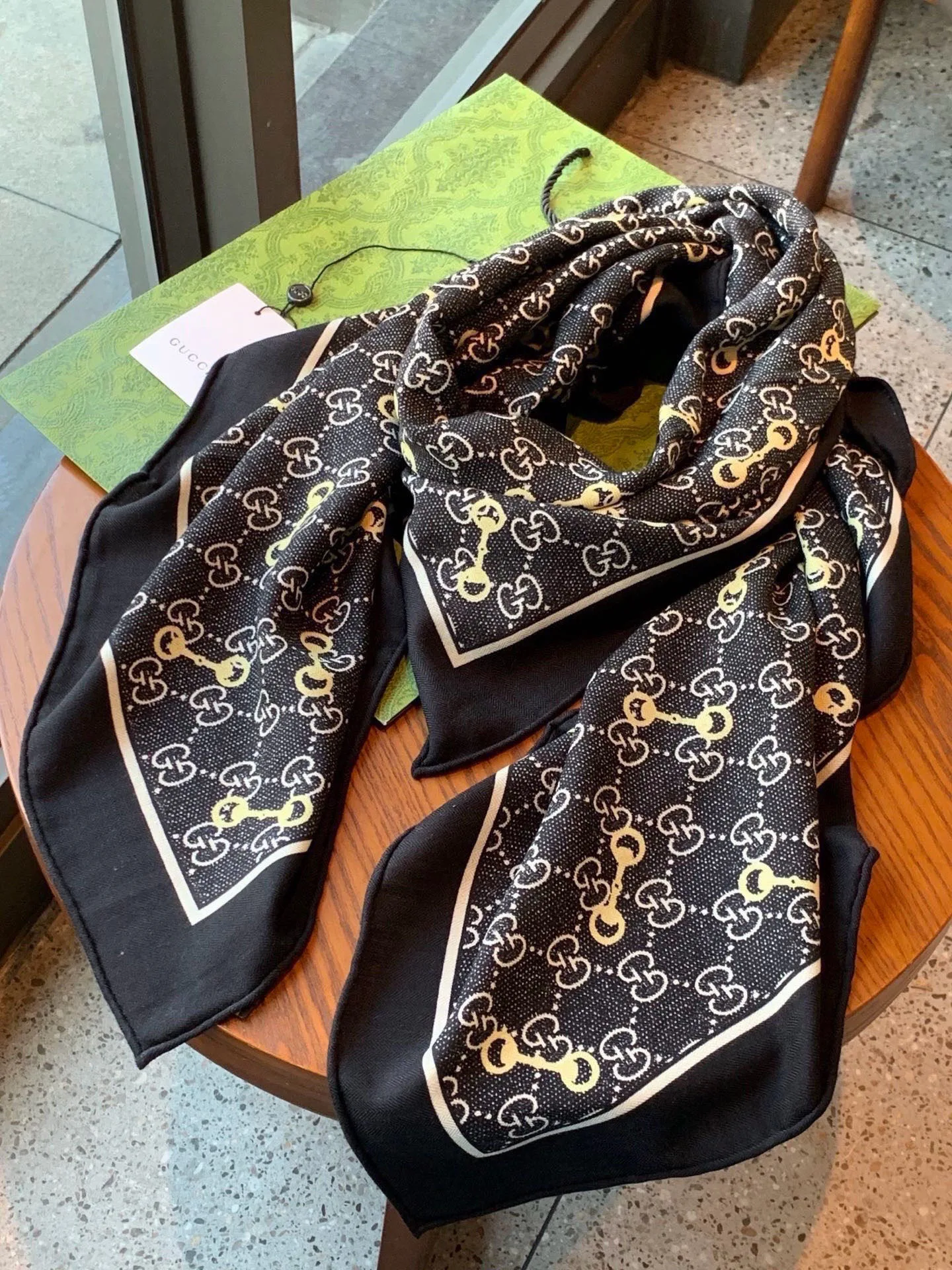 Scarves GUCCI 17543254