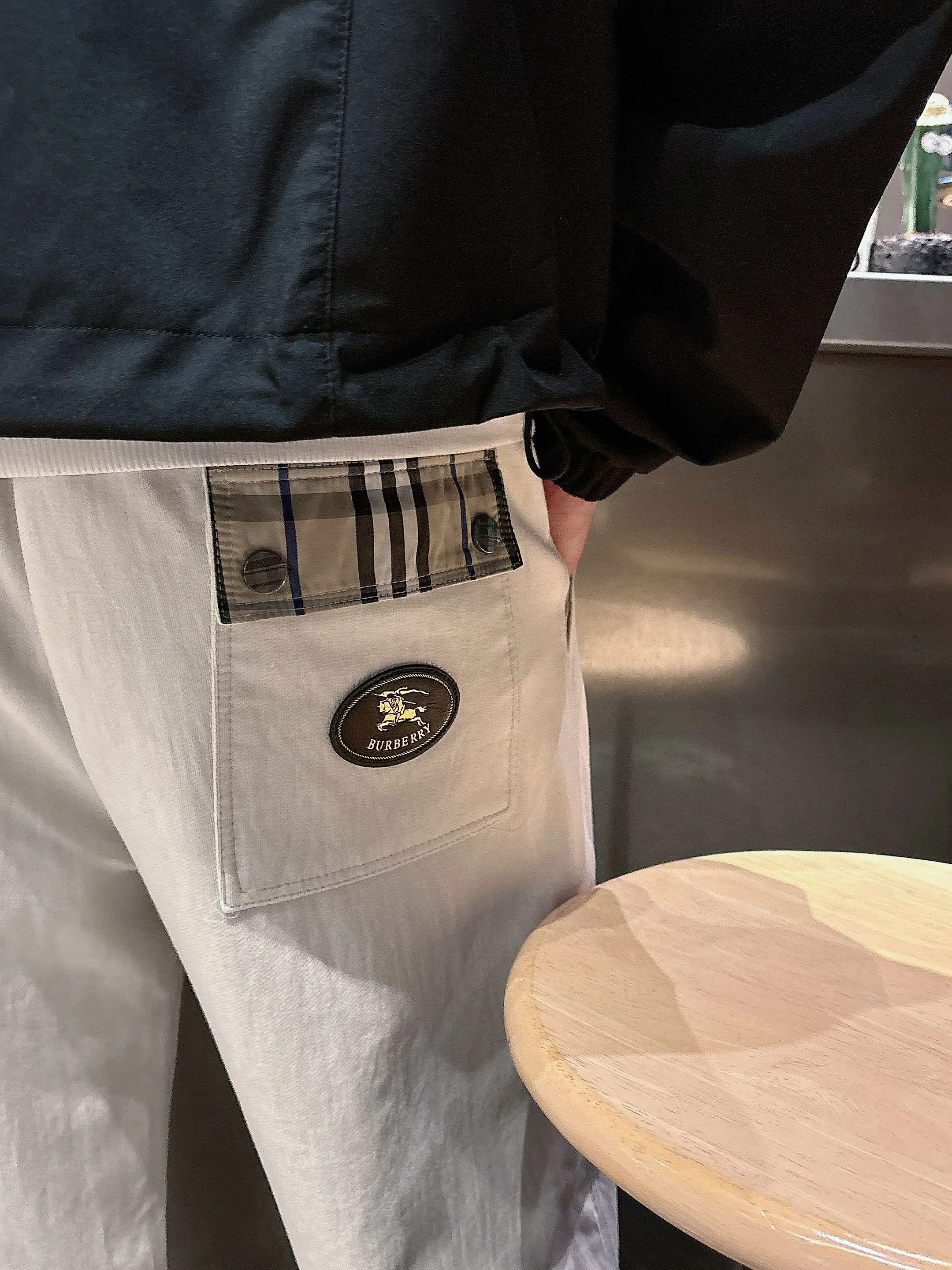 Men's Trousers BURBERRY 18368696
