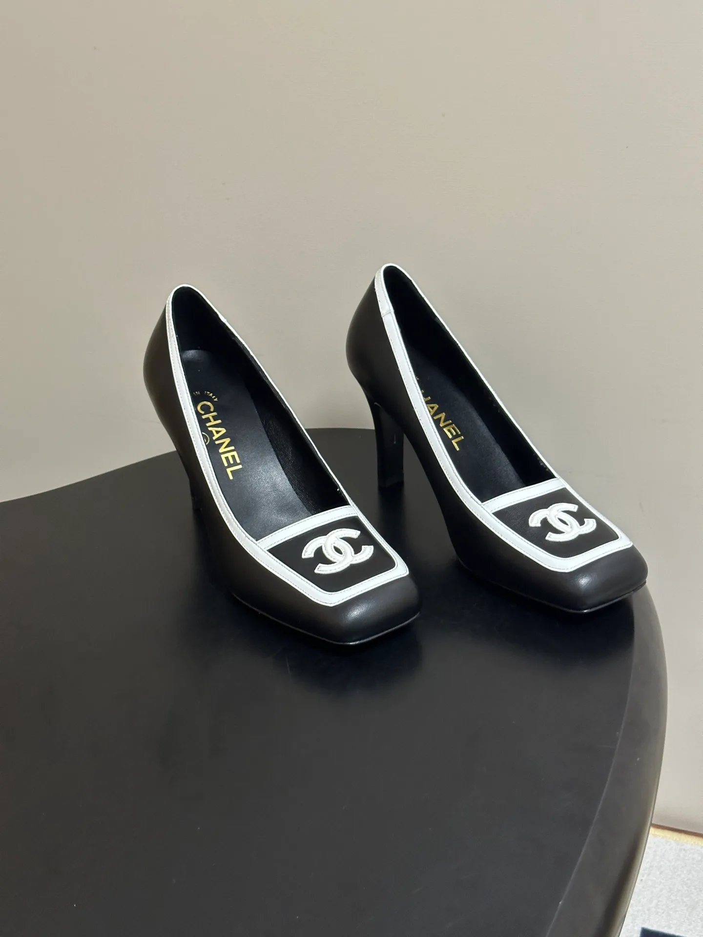 Women's Heels CHANEL 18049712