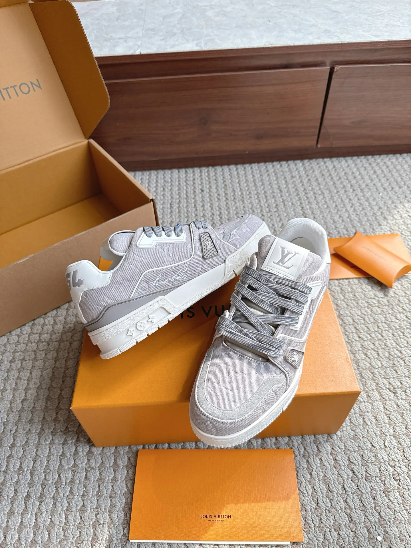 Men's Sneakers LOUIS VUITTON 17477017