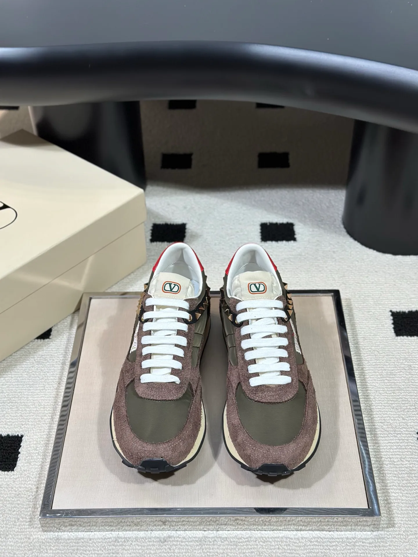 Men's Sneakers VALENTINO 17978706