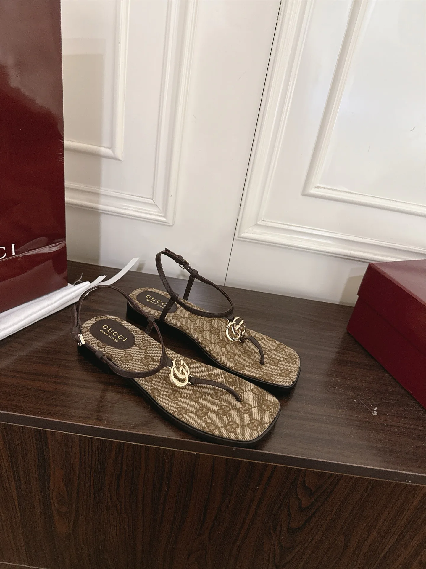 Women's Open-Toe Sandals GUCCI 18143126