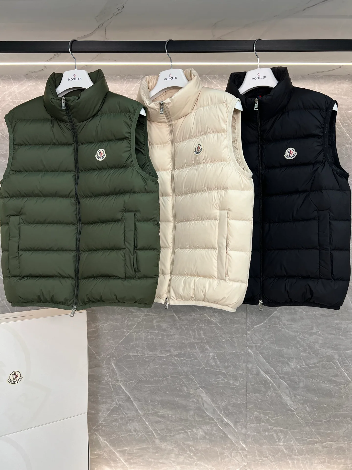 Жилеты Мужские Moncler 18599843