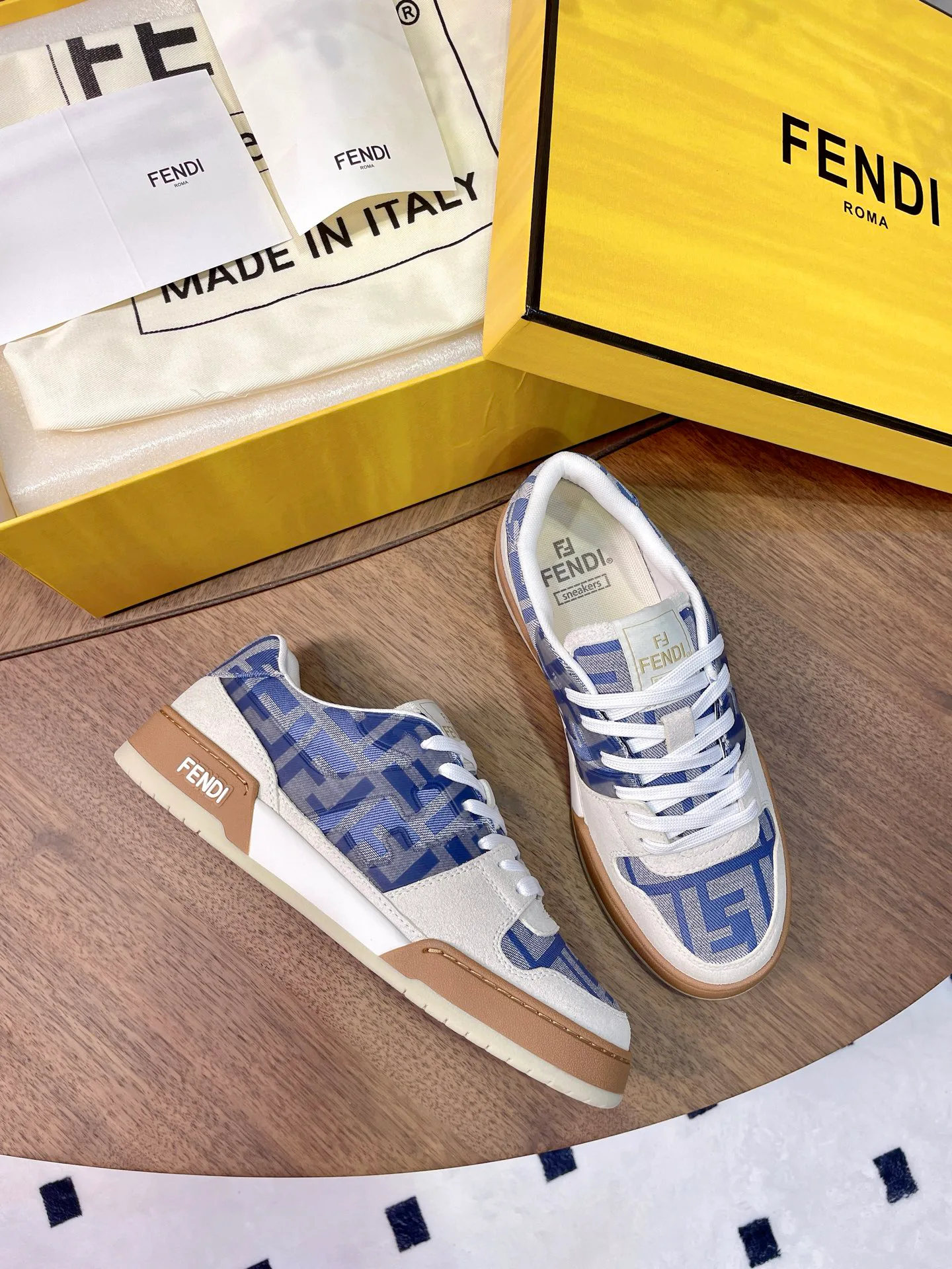 Women's Sneakers FENDI 17957350