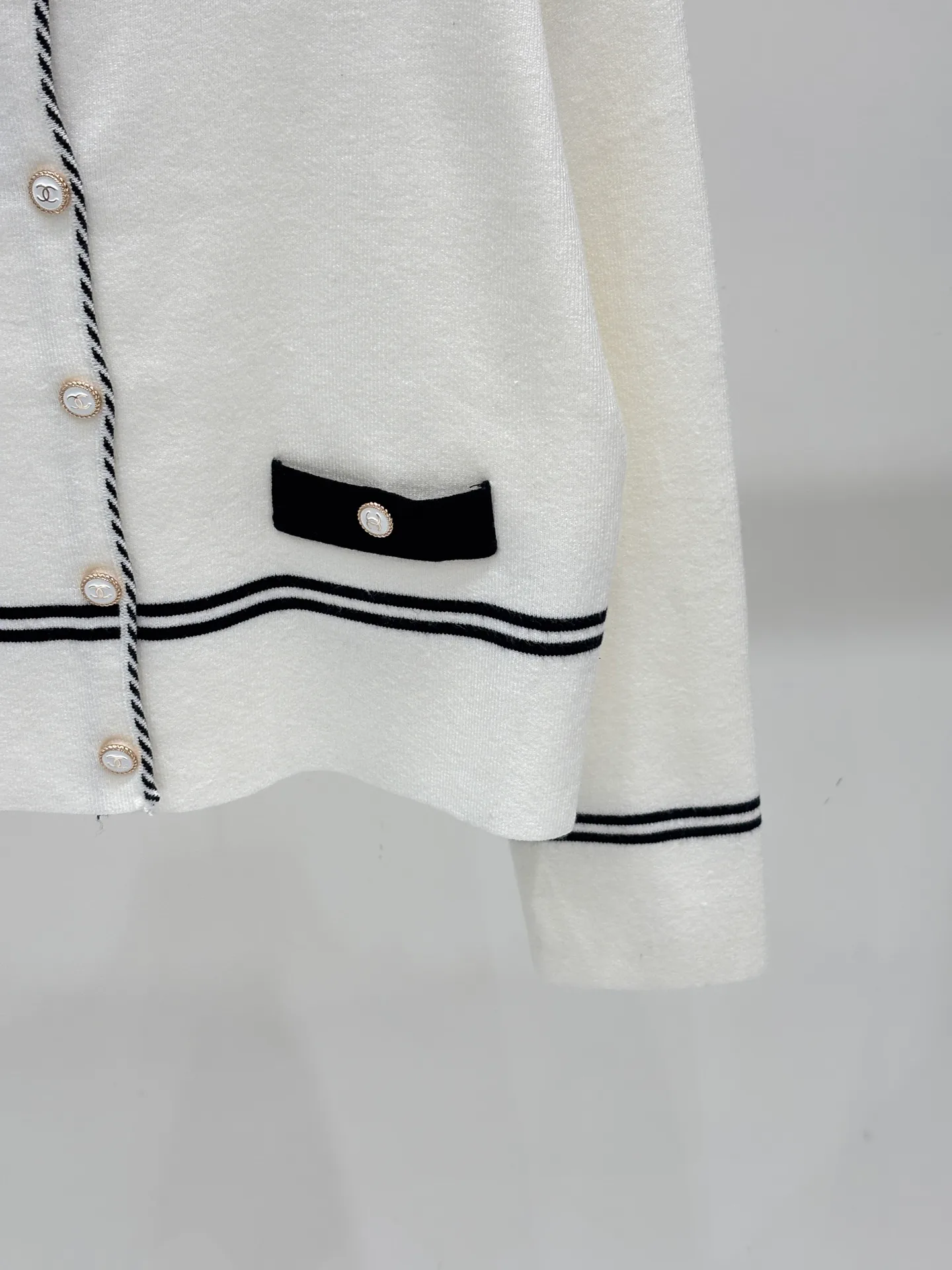 Women's Jumpers And Sweaters CHANEL 18331667