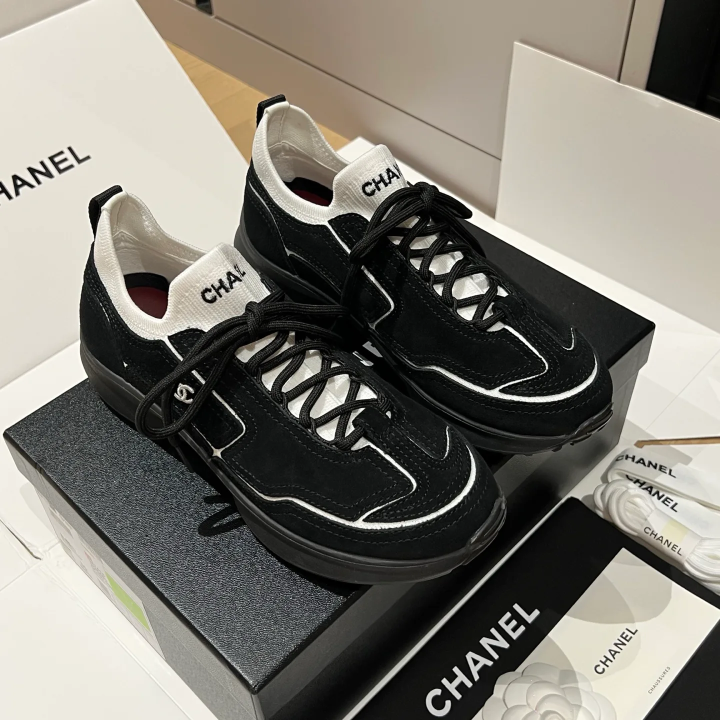 Women's Sneakers CHANEL 17733659