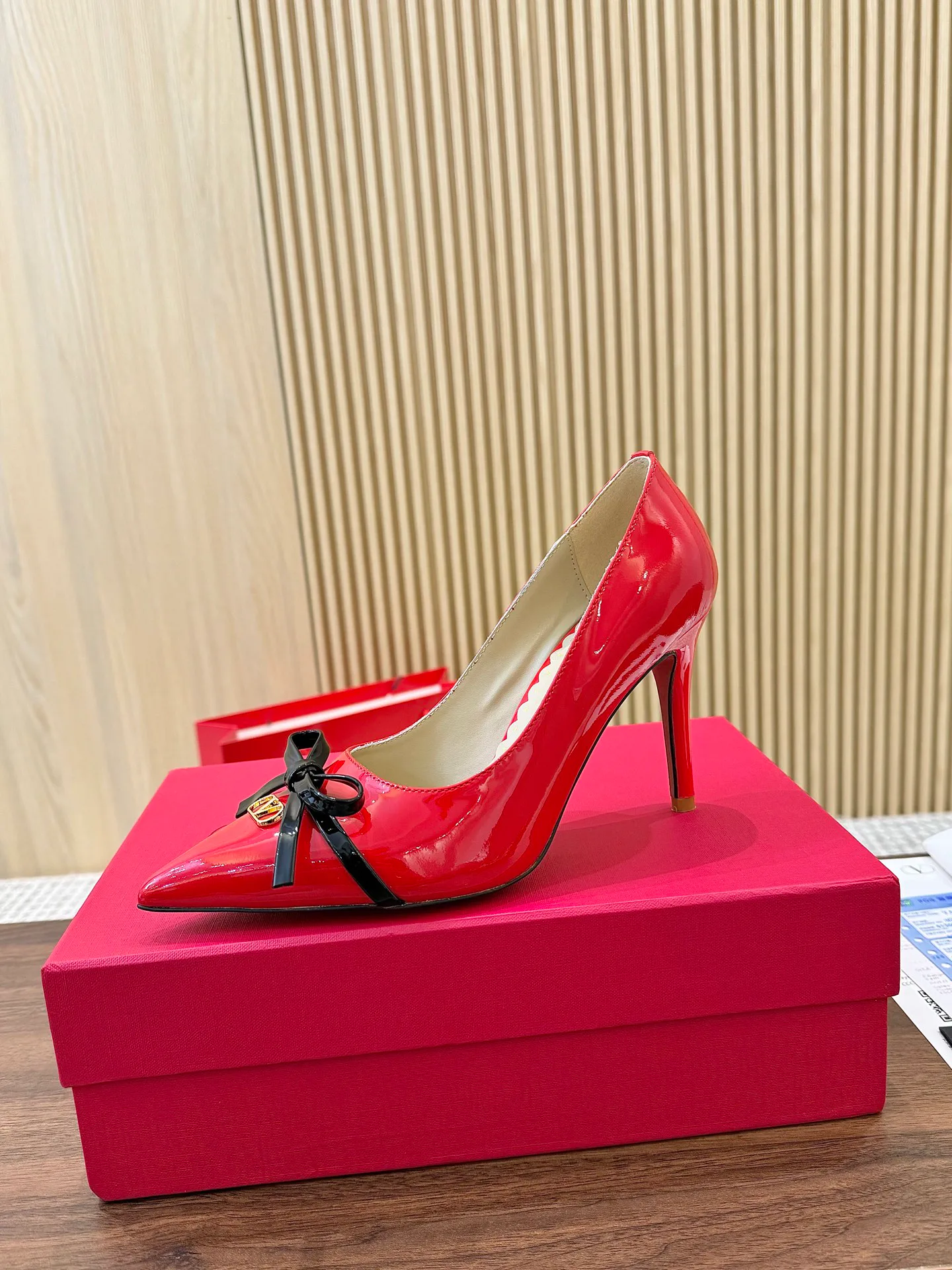 Women's Heels VALENTINO 17956888