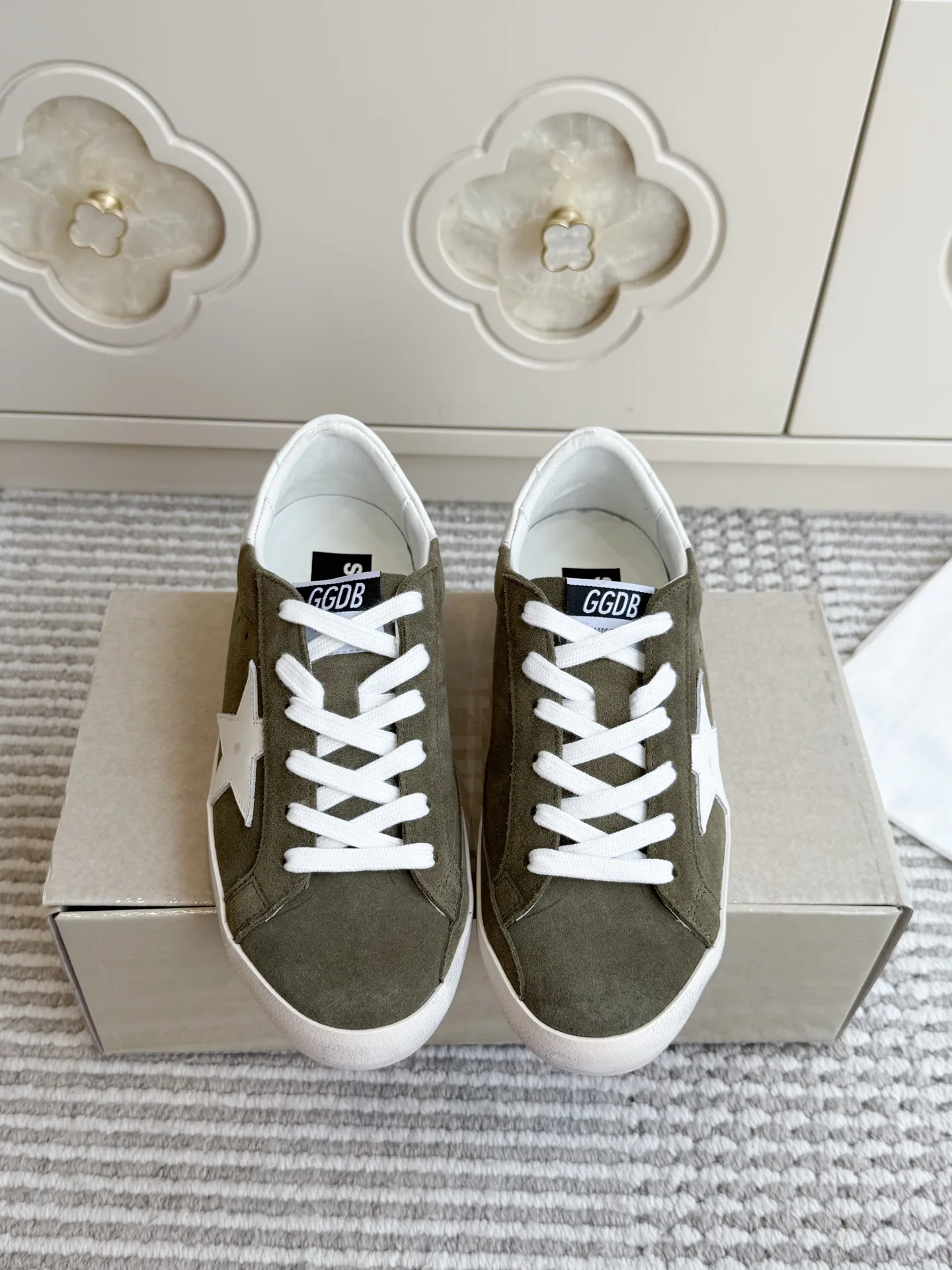 Women's Sneakers GOLDEN GOOSE 18360497