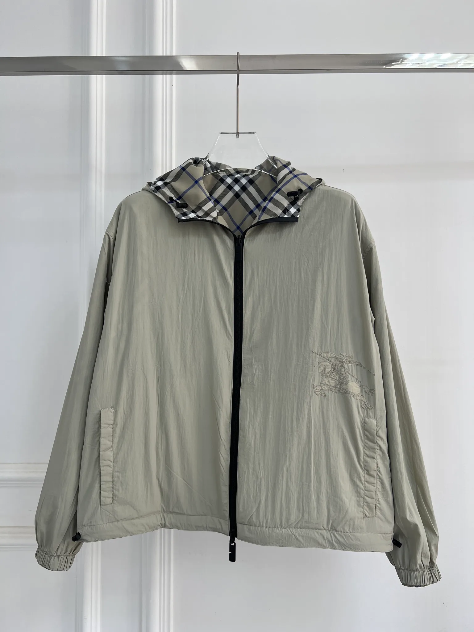 Women's Jackets And Down Jackets BURBERRY 18415771