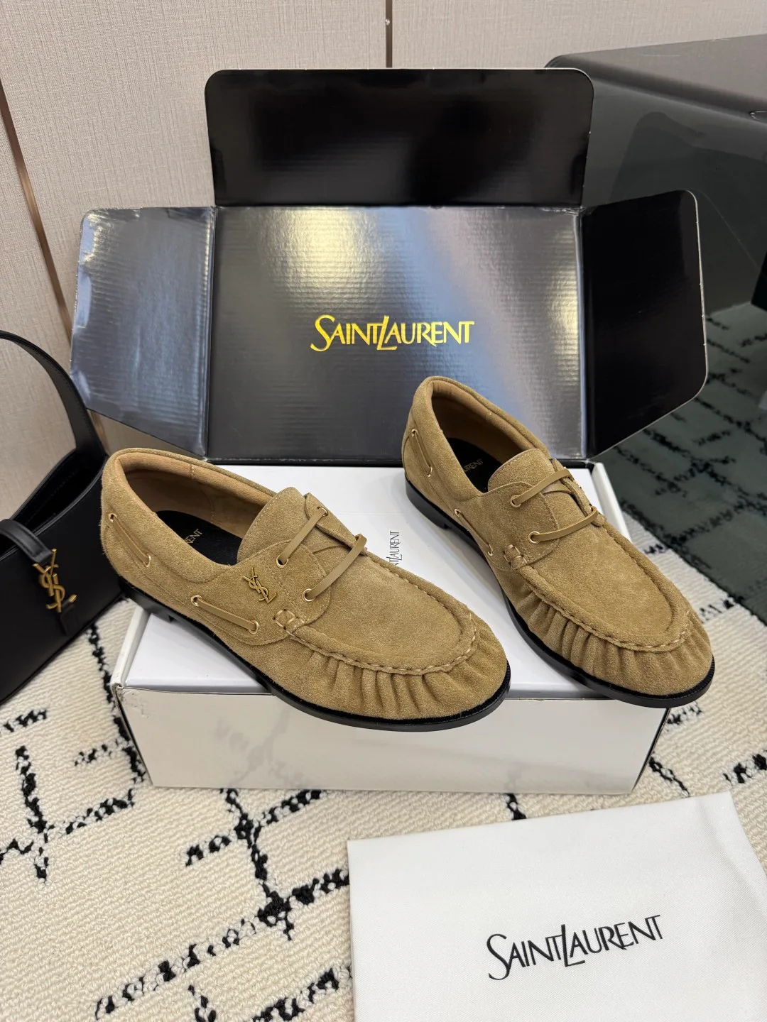 Women's Loafers And Moccasins SAINT LAURENT 18139445