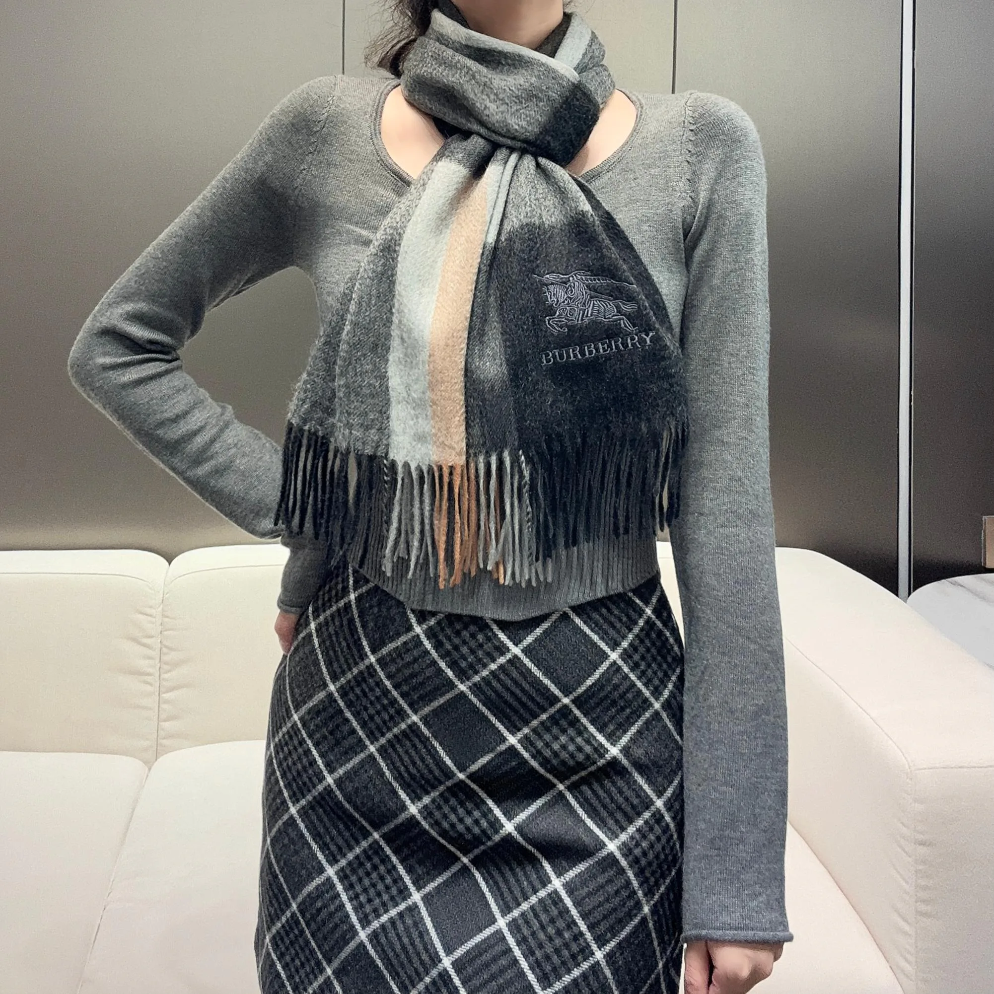 Scarves BURBERRY 17911083