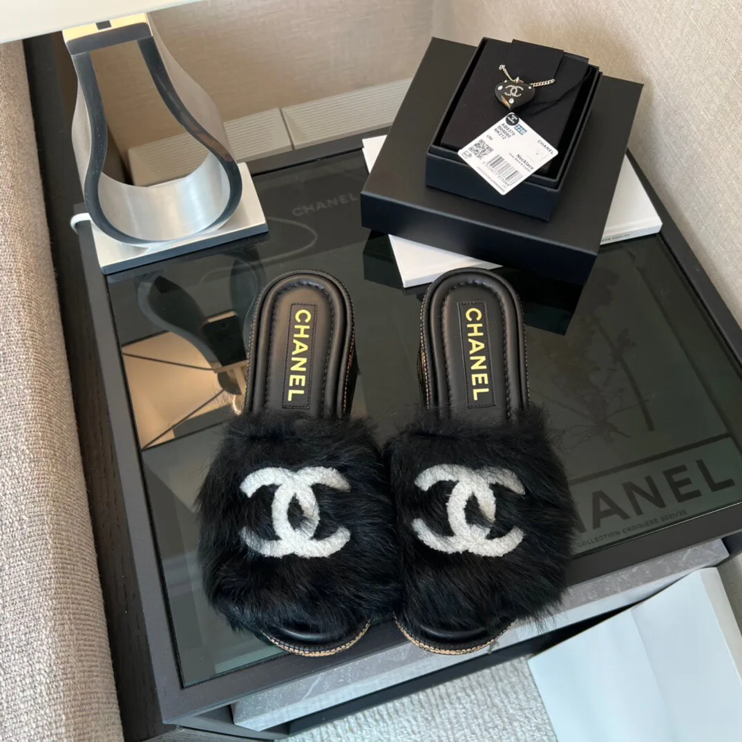 Women's Slippers CHANEL 18549719