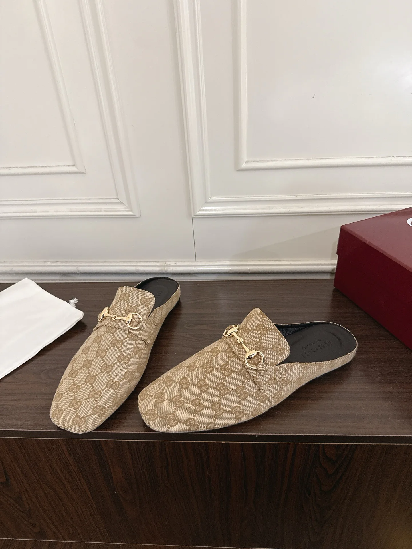 Women's Mules And Clogs GUCCI 17956788