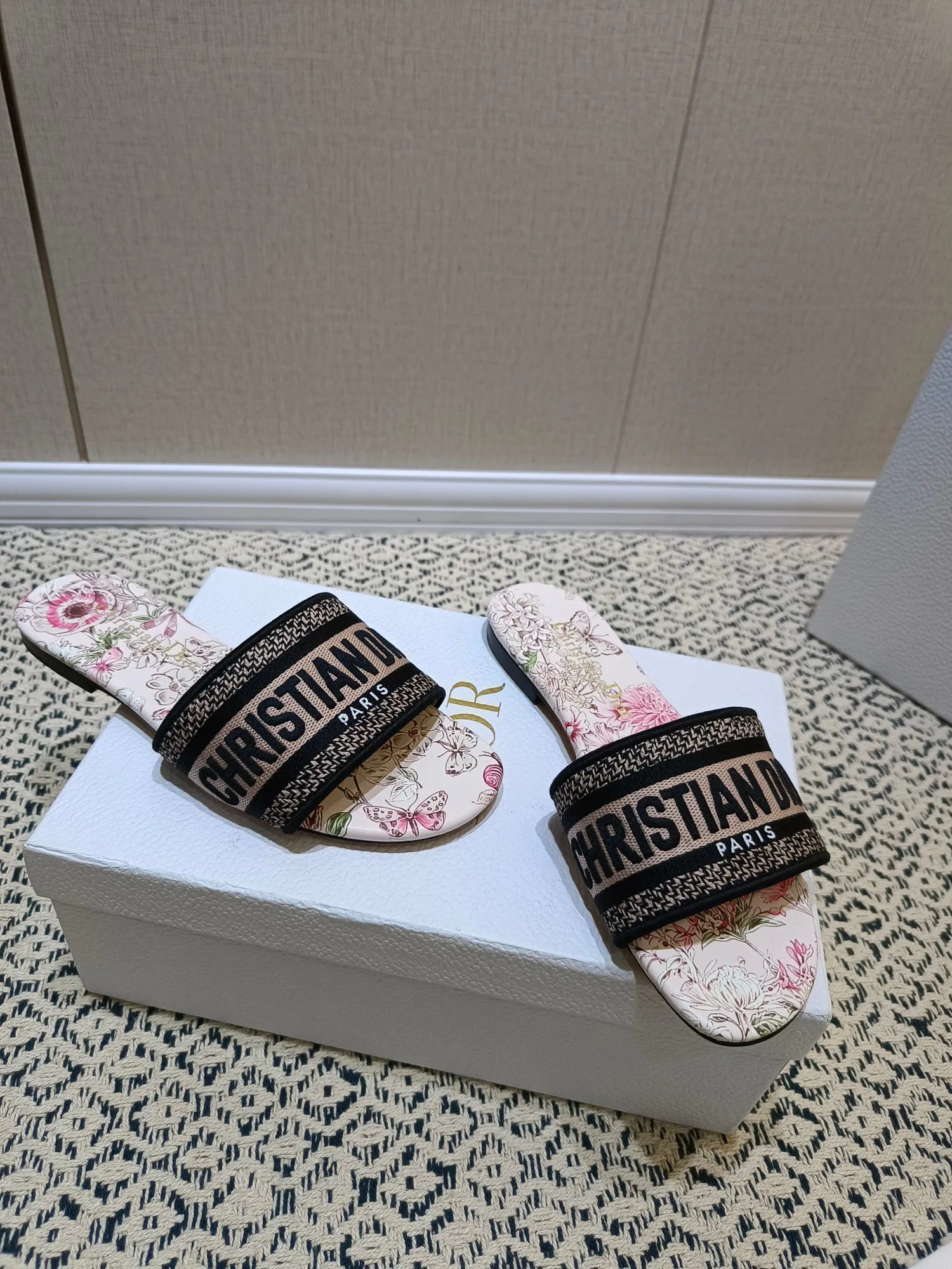 Women's Flip-Flops CHRISTIAN DIOR 17805884