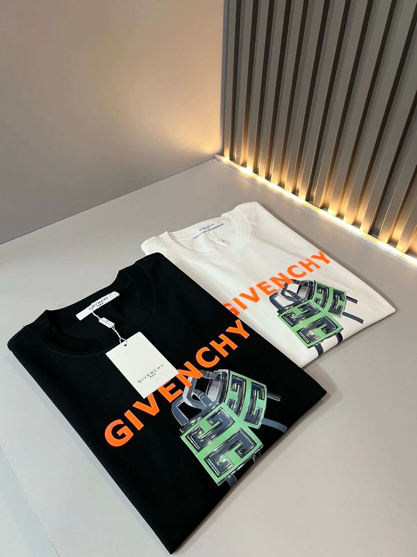 Men's T-Shirts GIVENCHY 18243902