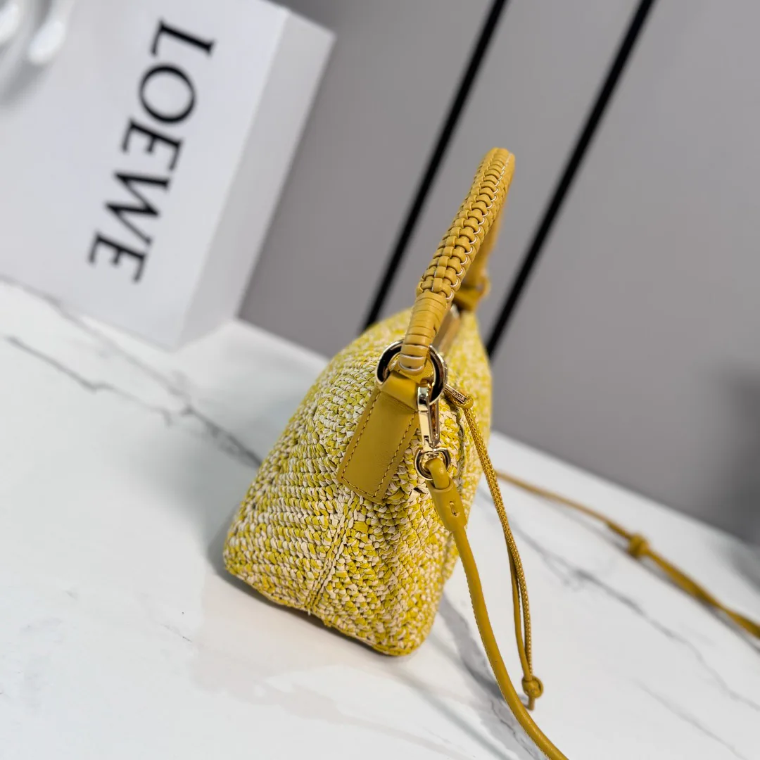 Women's Classic Handbags LOEWE 17818145