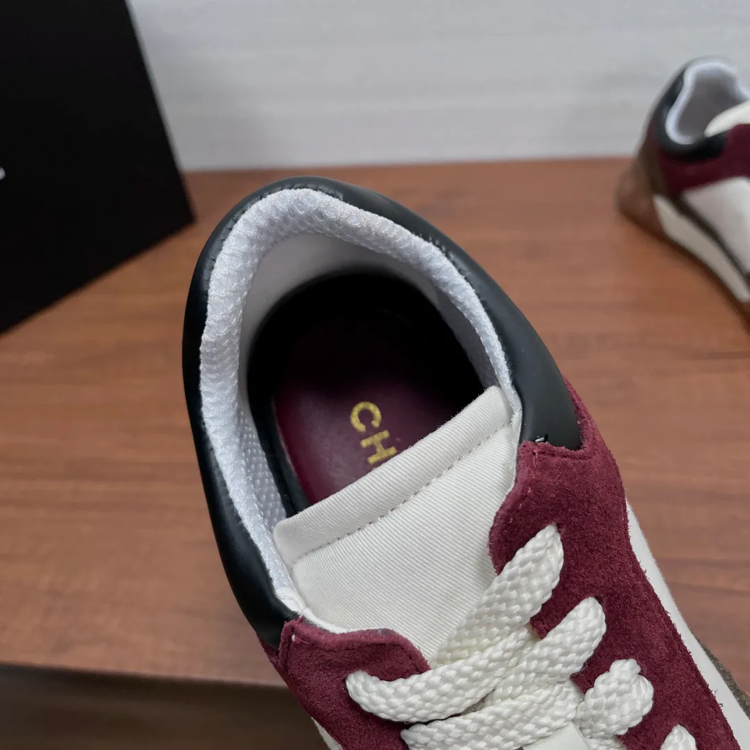 Women's Sneakers CHANEL 18247250