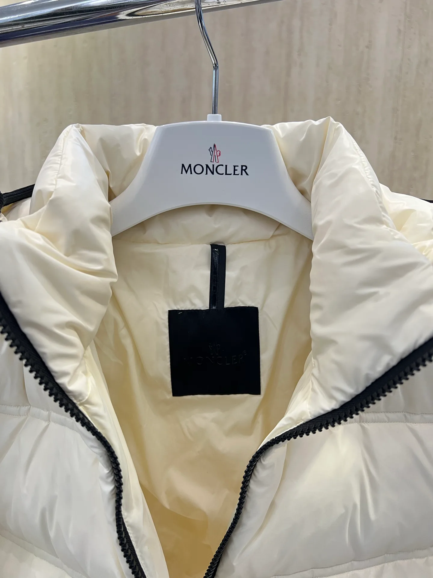 Men's Jackets And Down Jackets MONCLER 18330410