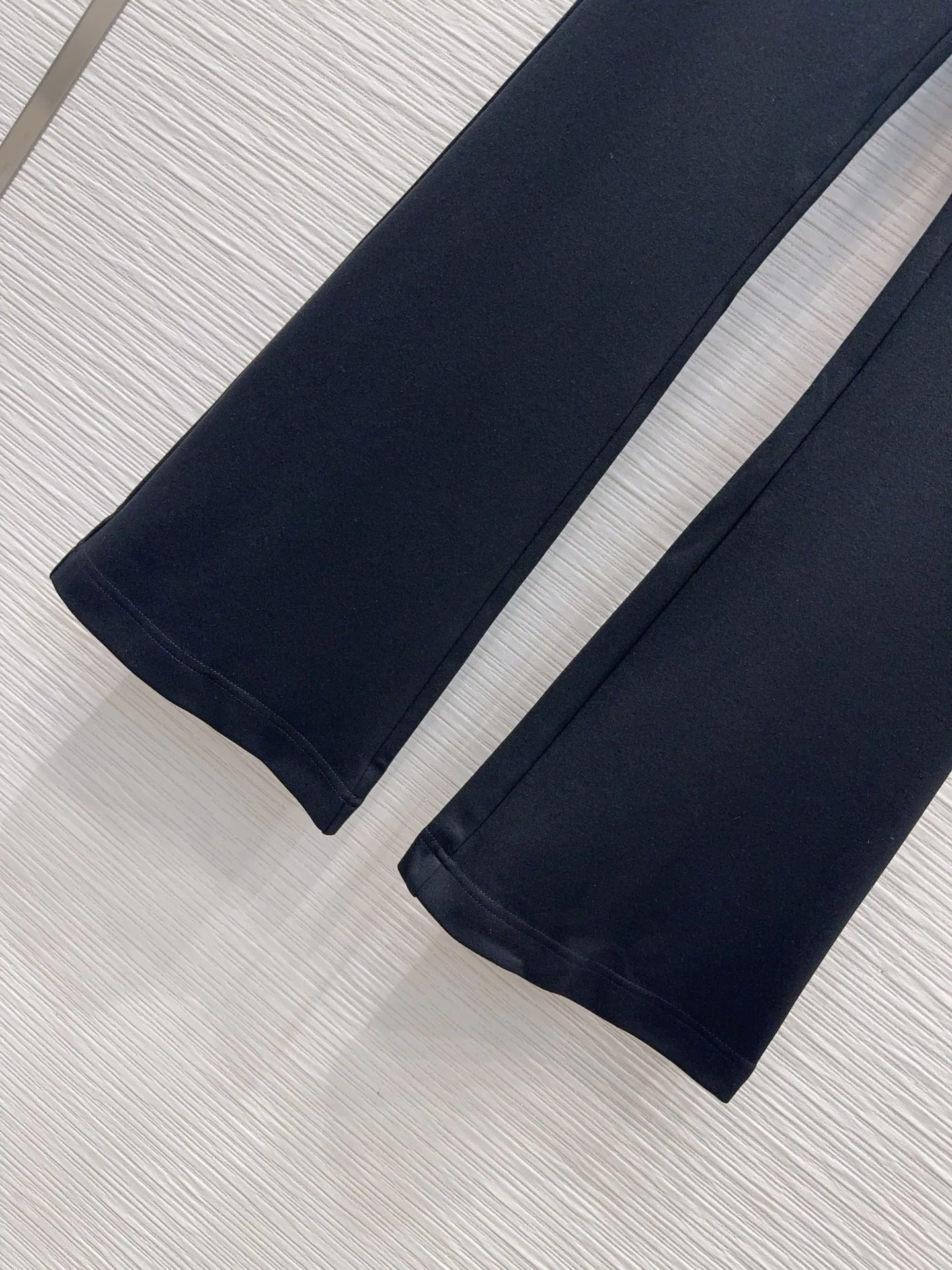 Women's Trousers LOEWE 17988067