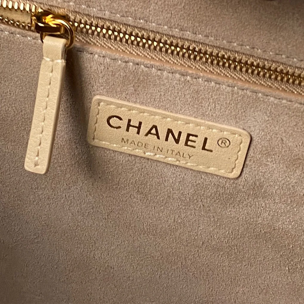 Women's Classic Handbags CHANEL 18207820