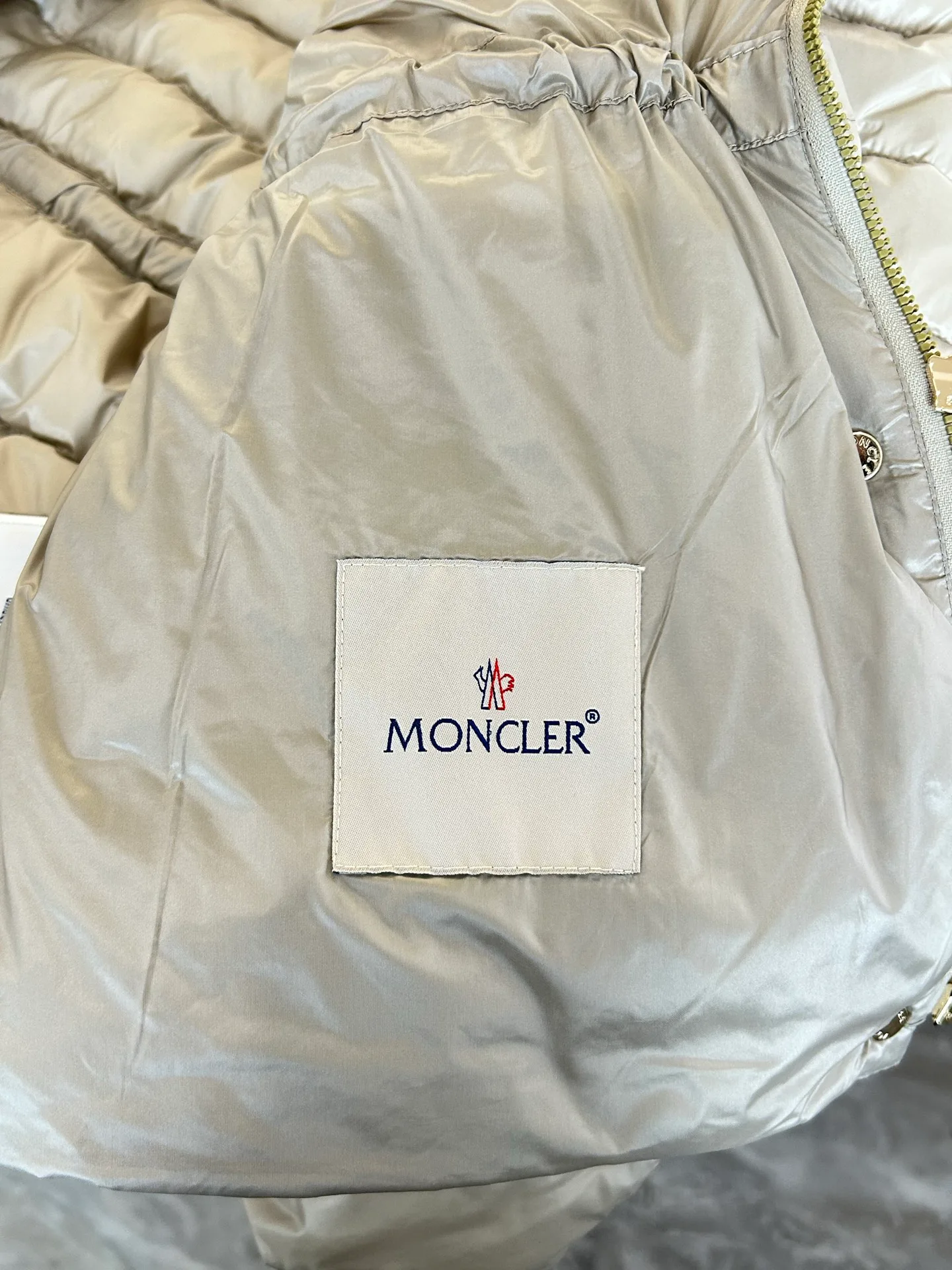 Men's Jackets And Down Jackets MONCLER 18330337