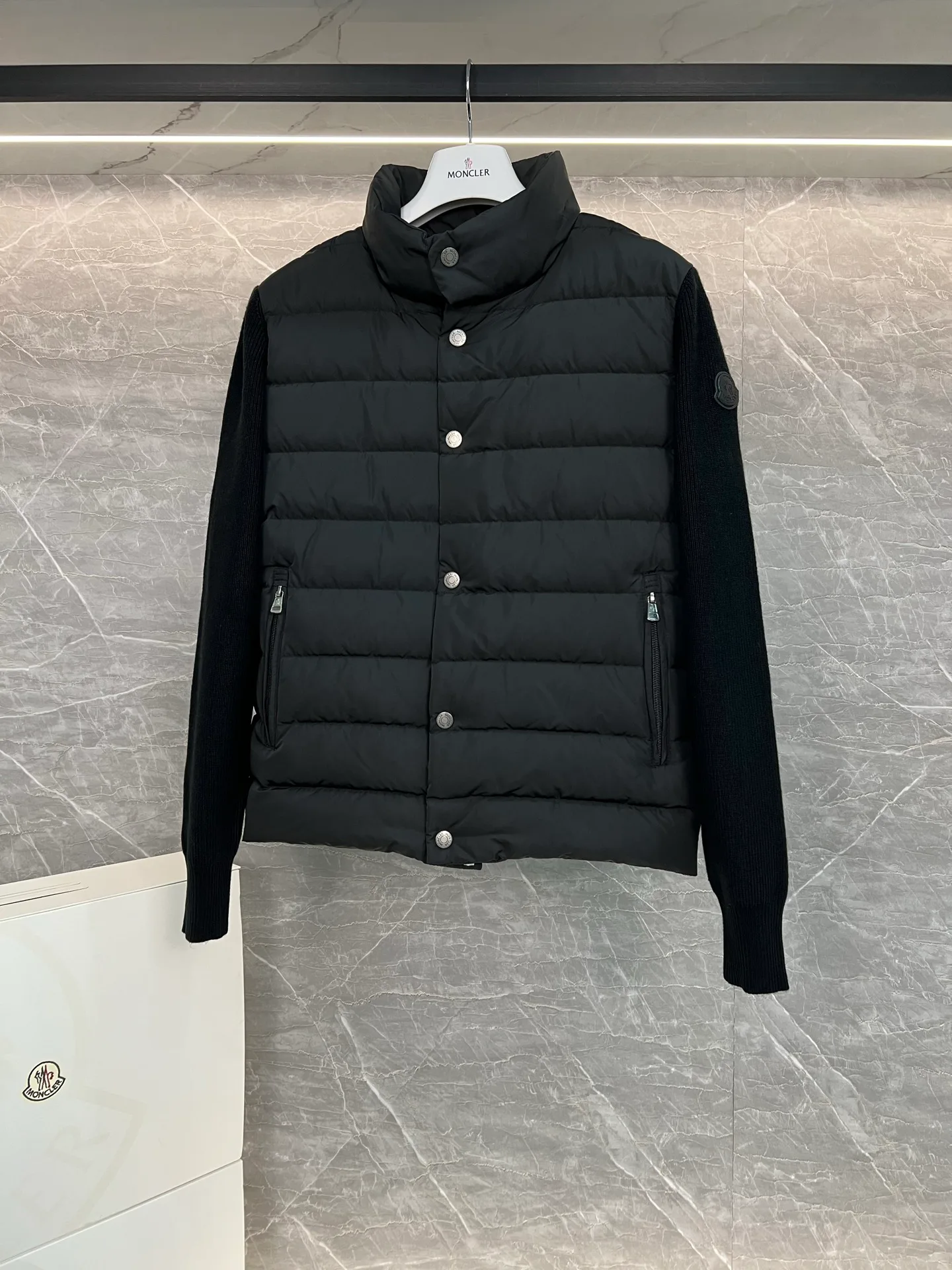 Куртки И Пуховики Мужские Moncler 18599840