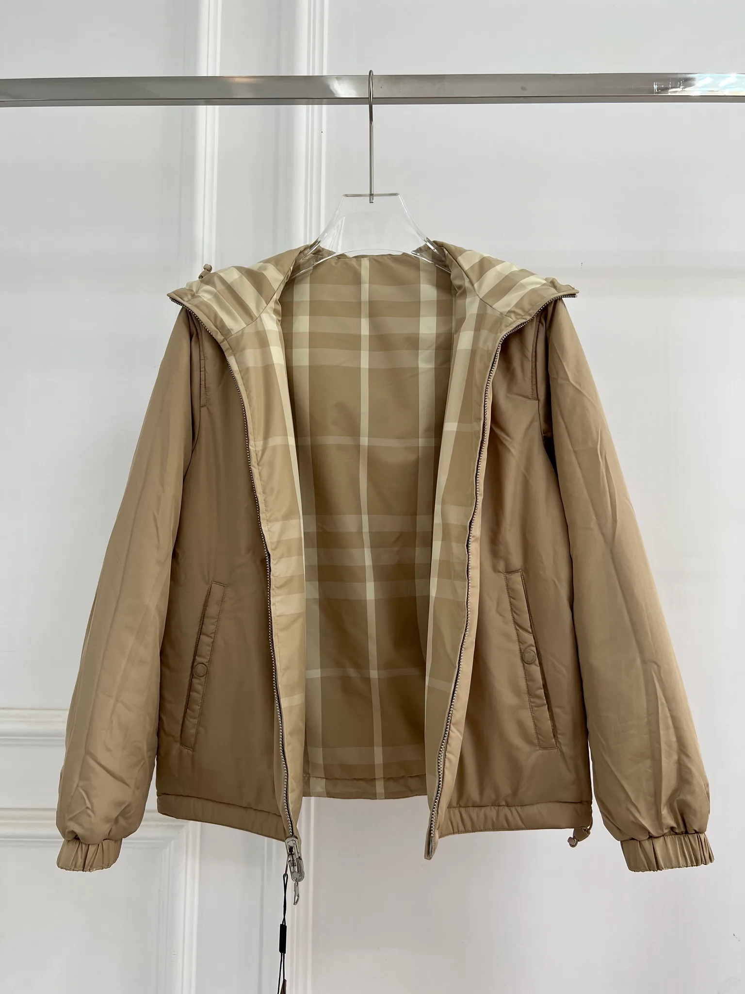 Women's Jackets And Down Jackets BURBERRY 18415749