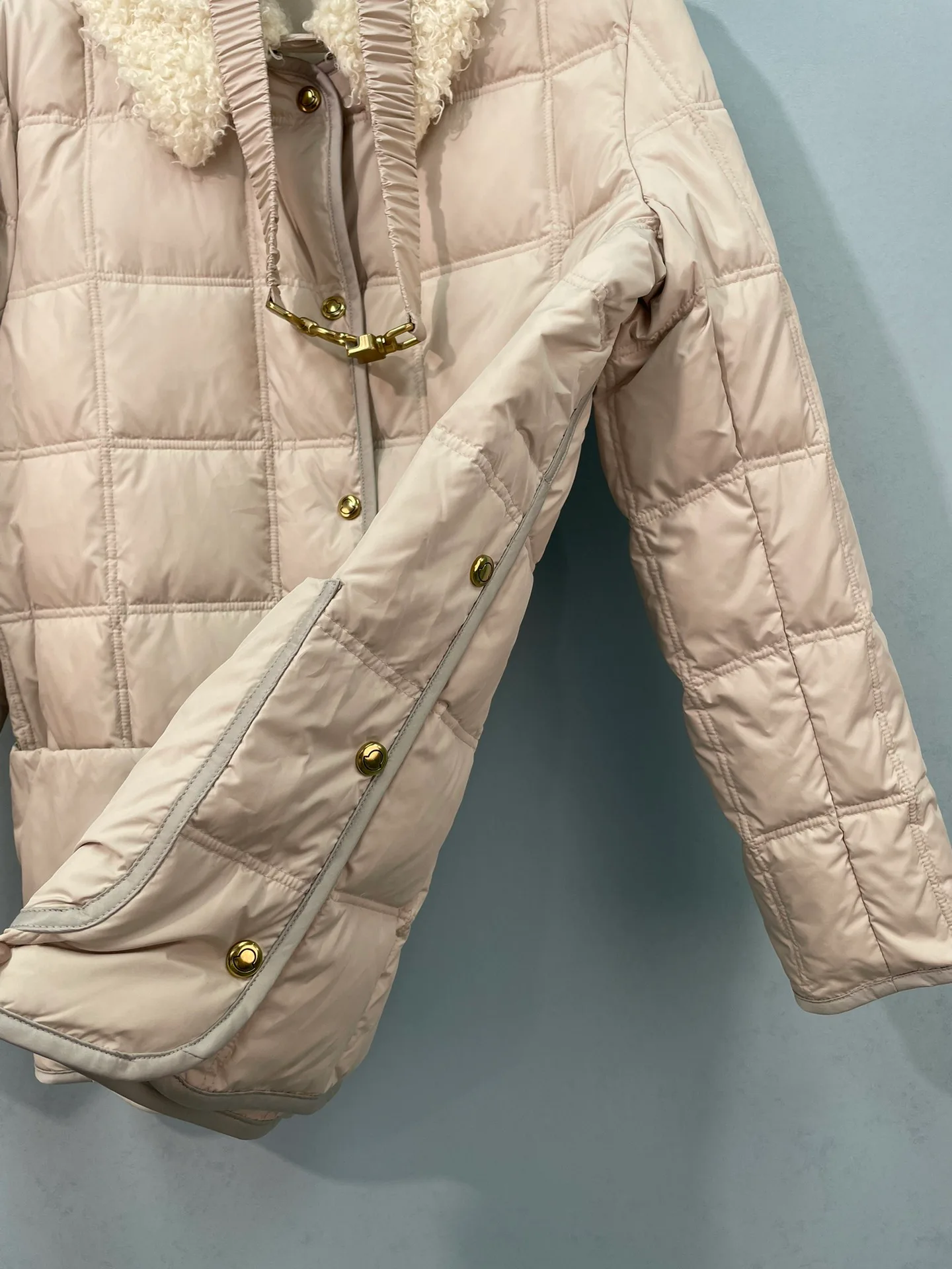 Women's Jackets And Down Jackets MONCLER 17913388