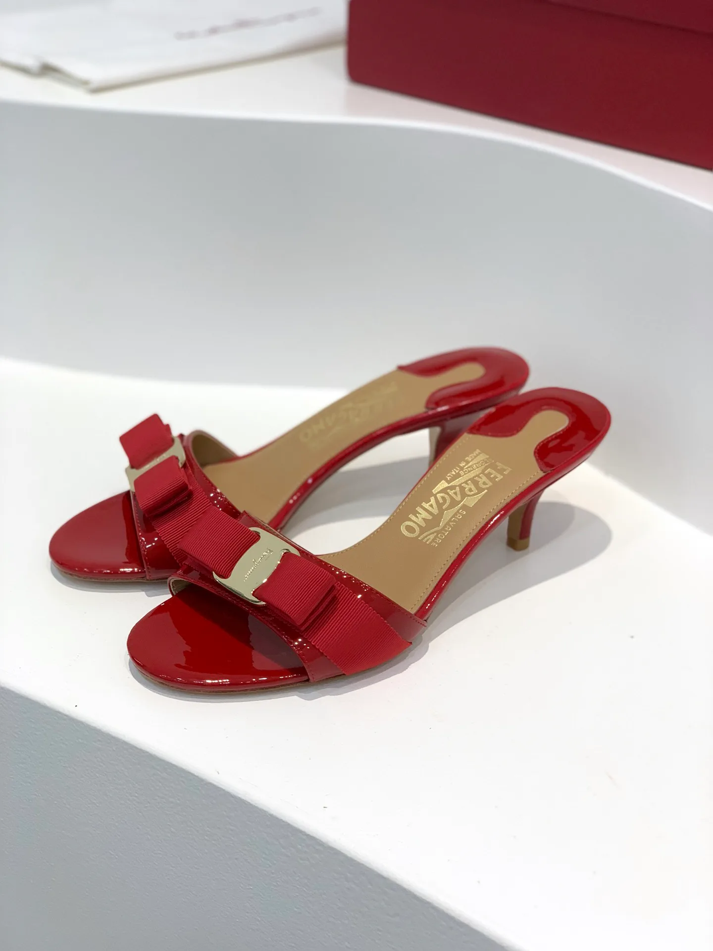 Women's Open-Toe Sandals SALVATORE FERRAGAMO 17642541
