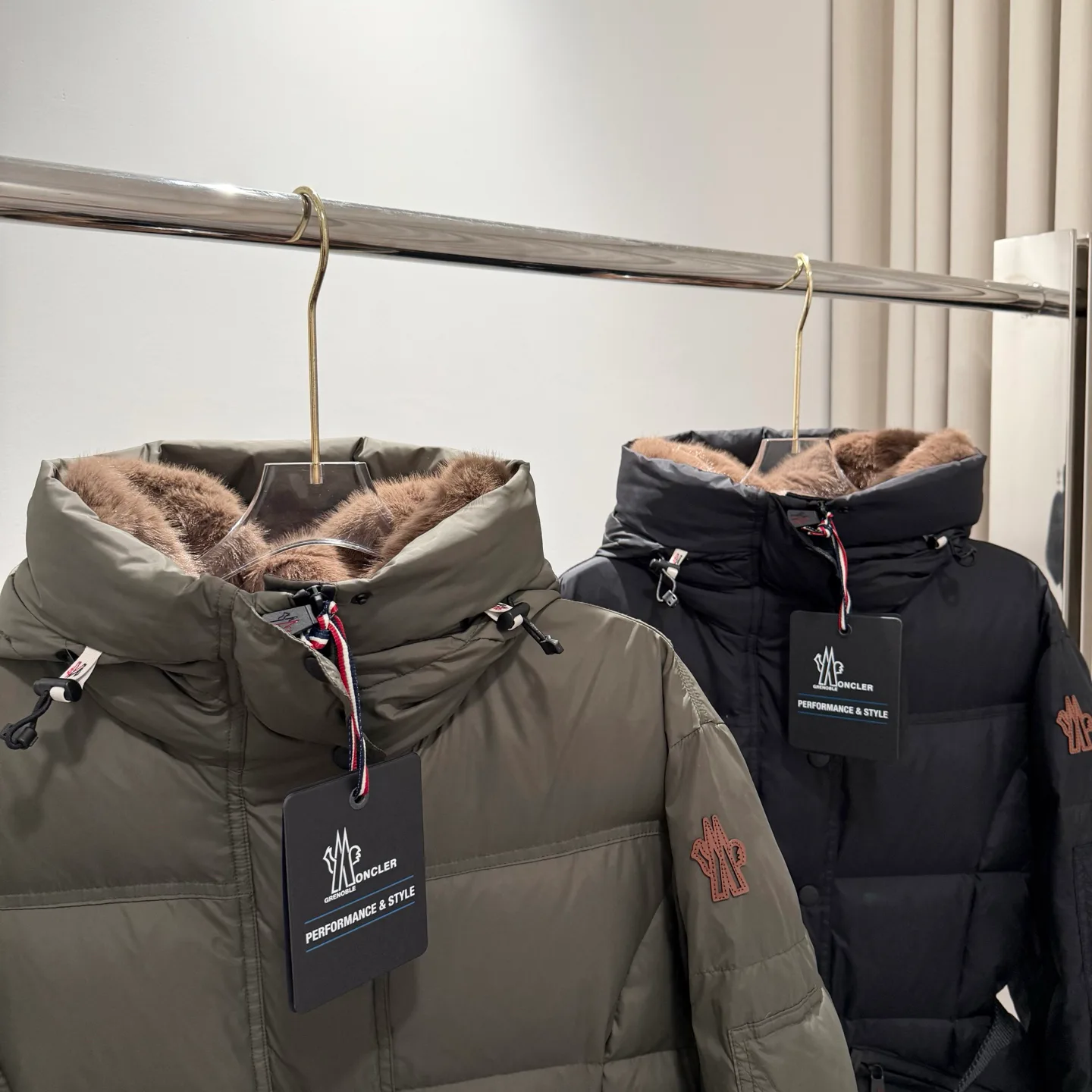 Куртки И Пуховики Женские Moncler 18555784