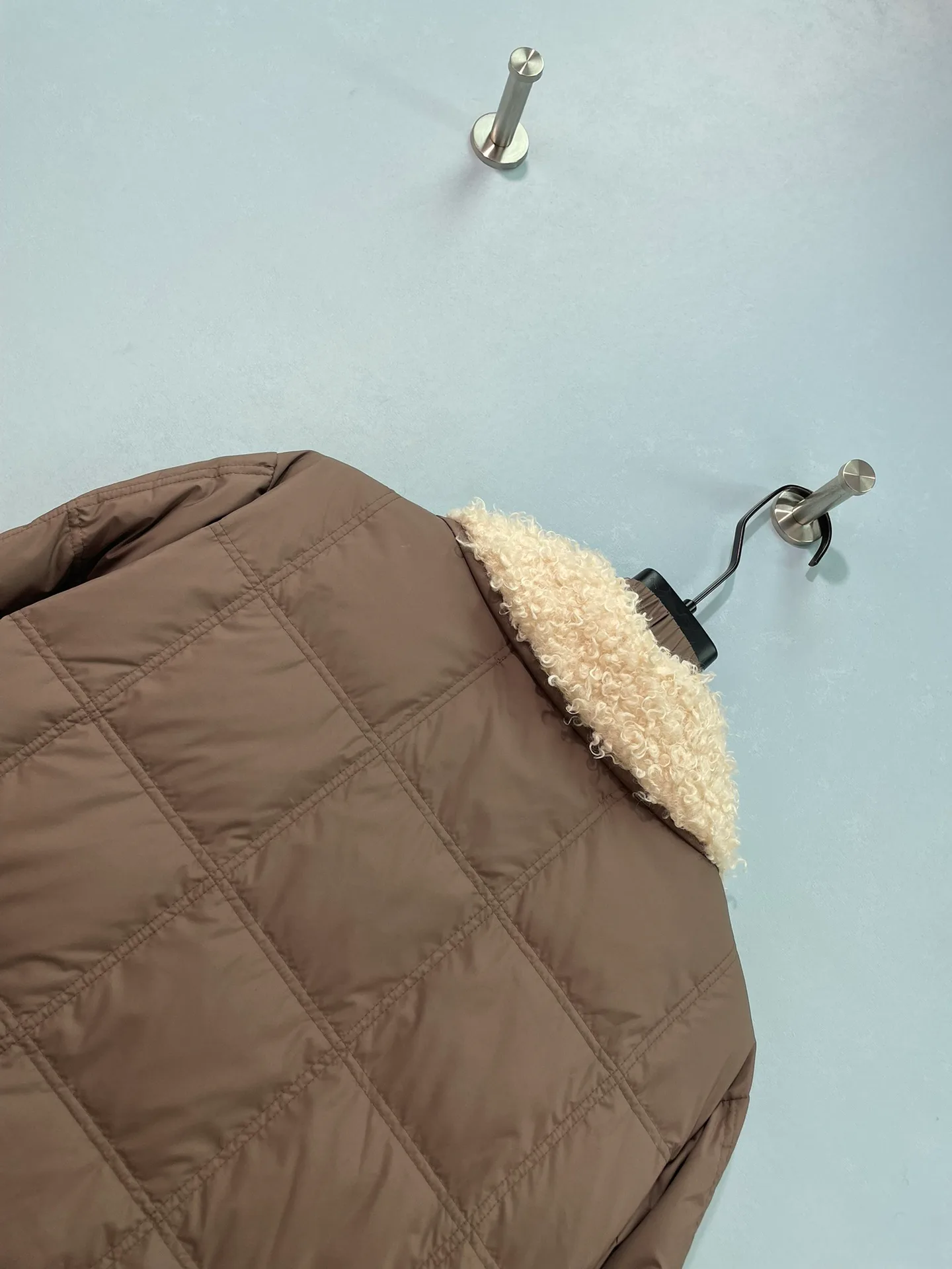 Women's Jackets And Down Jackets MONCLER 17913393